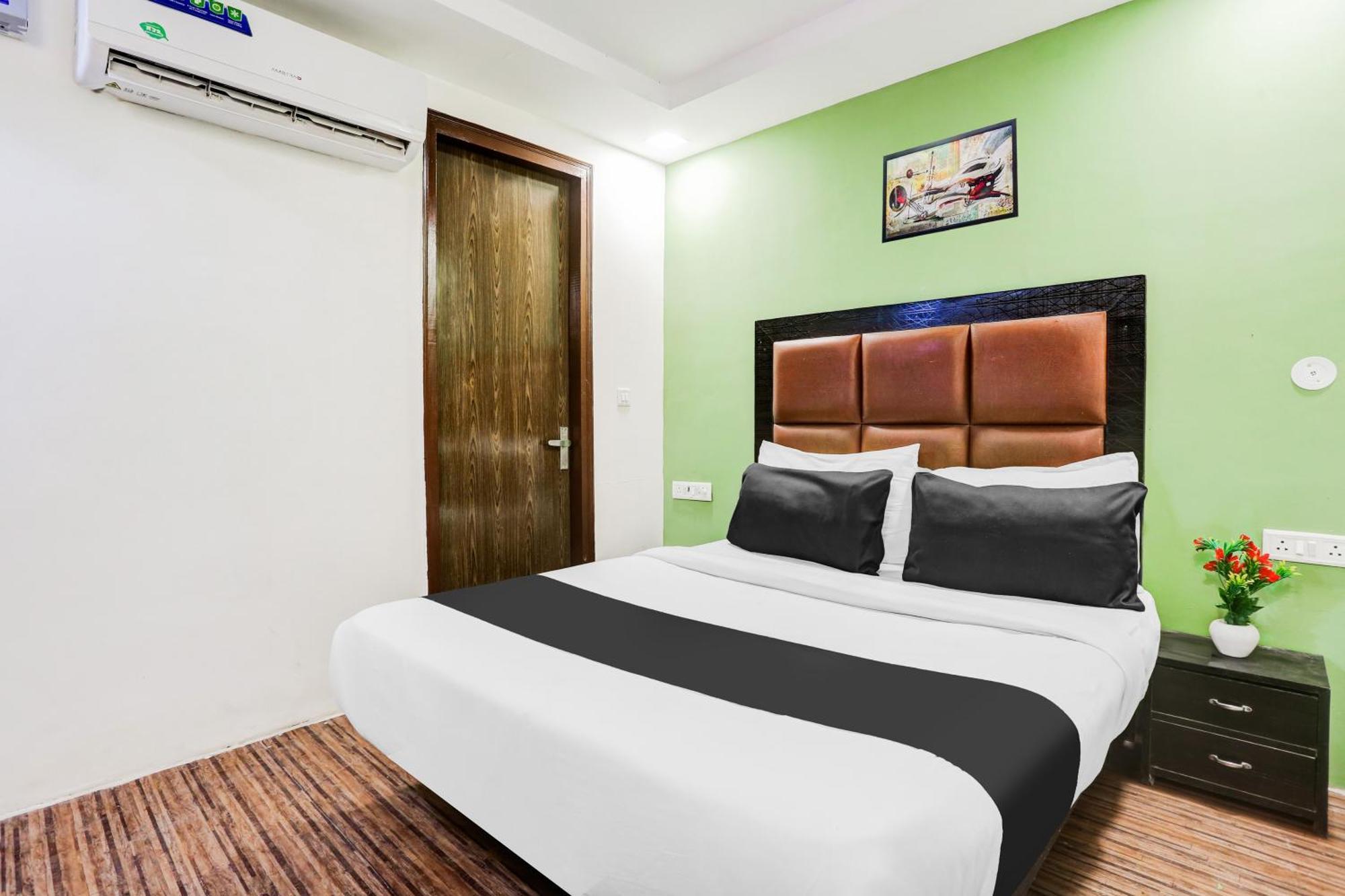 Super O Rohini Sector 20 Formerly Yellow Saffron 3*