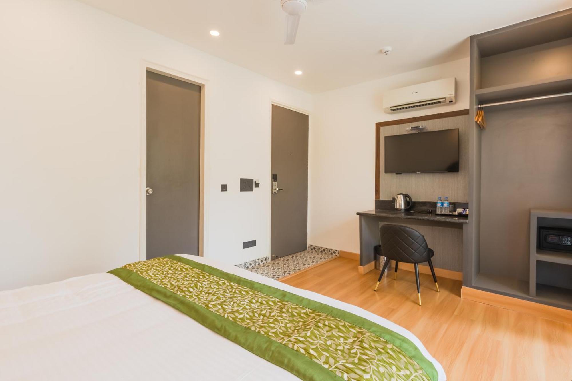 Mayur C R Park - Greater Kailash Hotel 3*