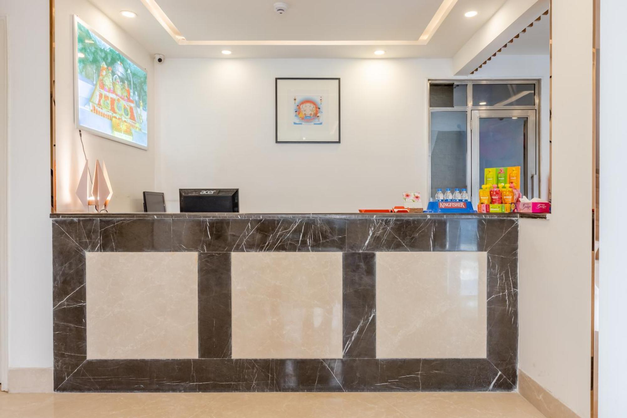 Mayur C R Park - Greater Kailash Hotel 3*