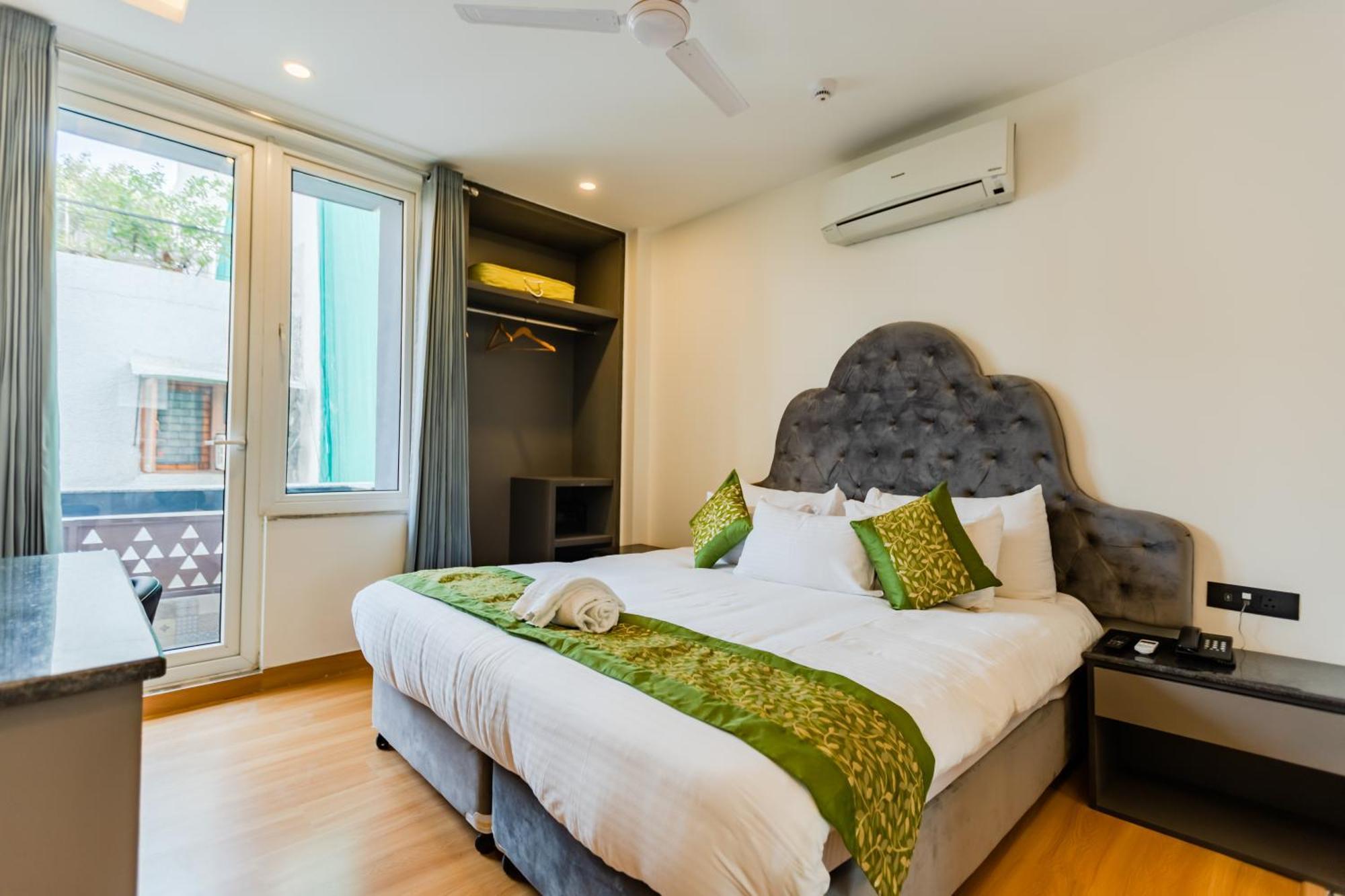 Mayur C R Park - Greater Kailash Hotel