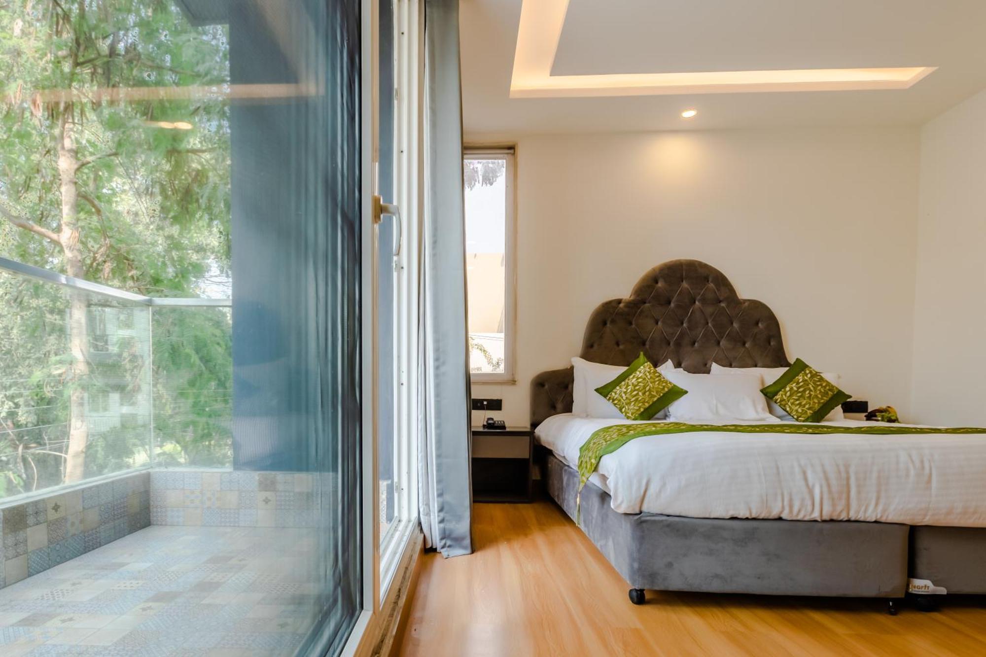 Mayur C R Park - Greater Kailash Hotel 3*