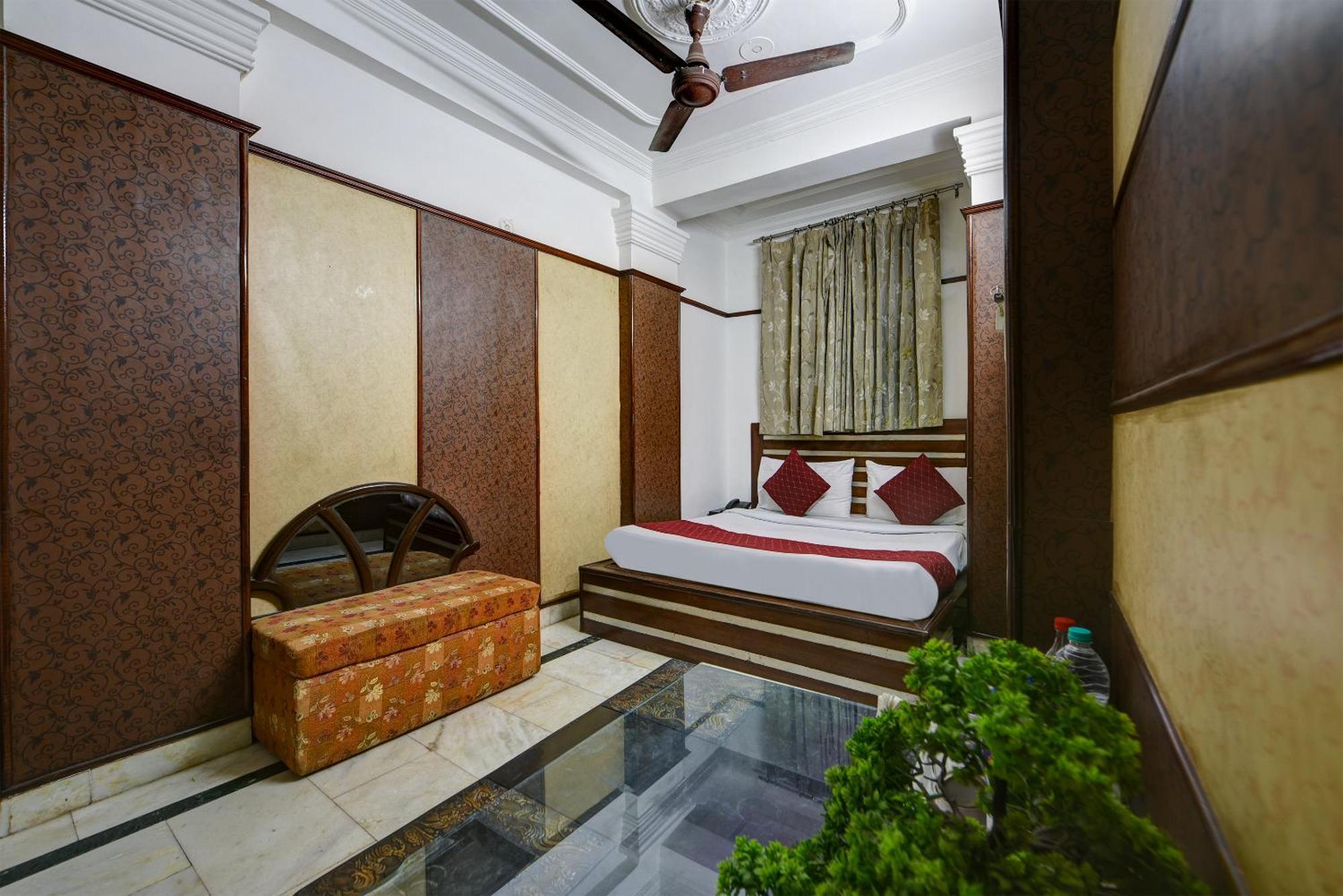 Hotel Hrd - Railway Station