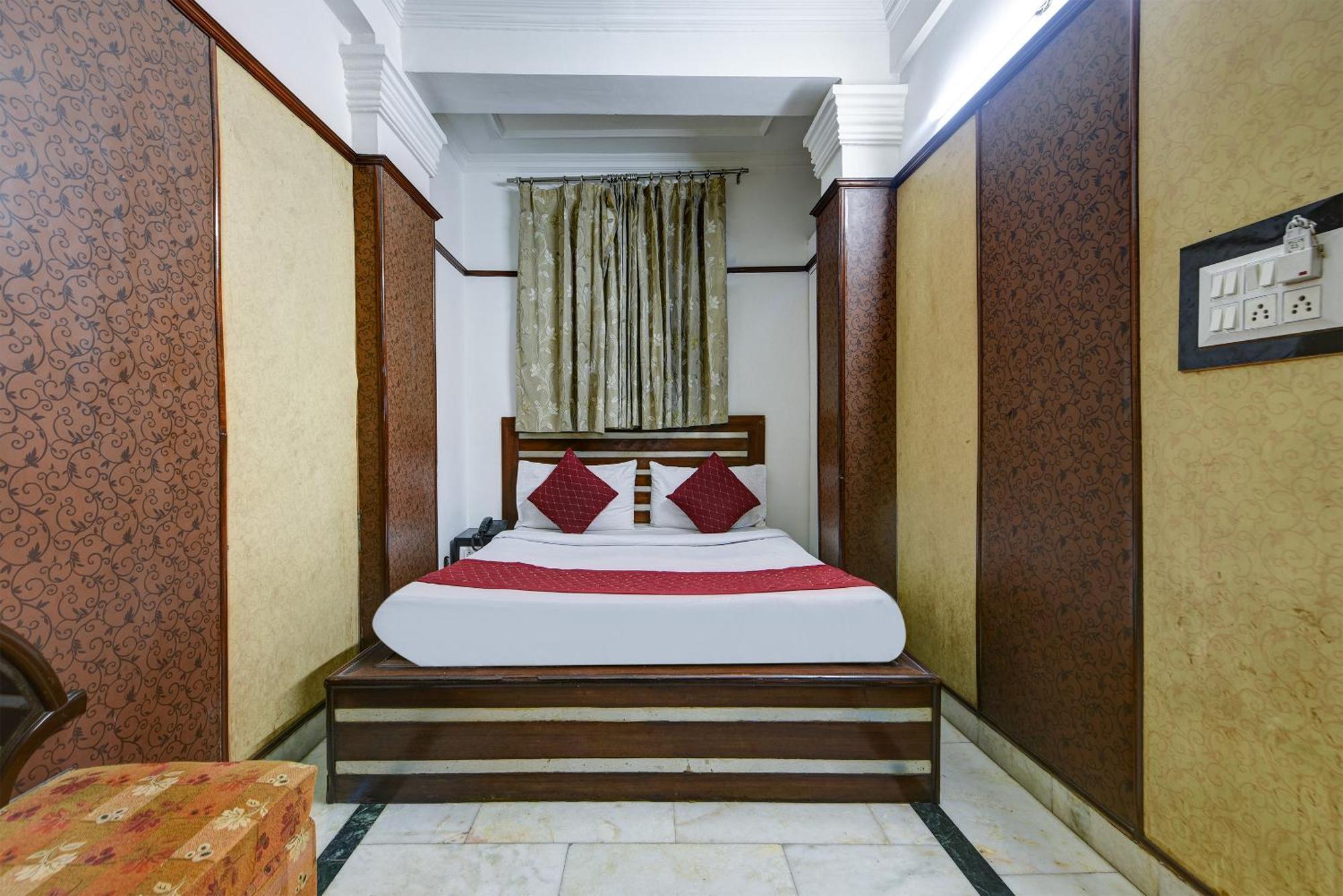 Hrd - Railway Station Hotel 3*