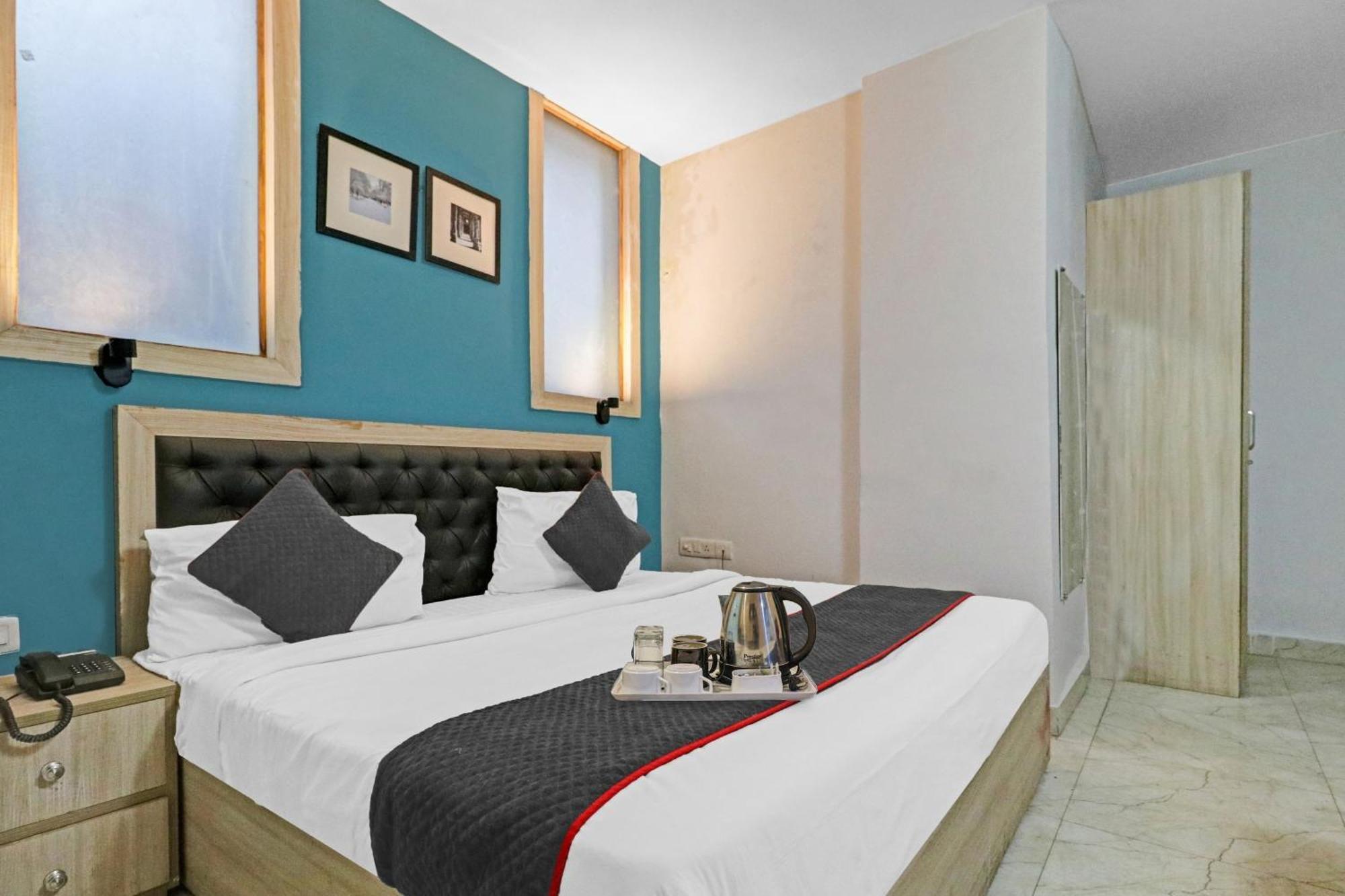 Townhouse Royal Hotel *