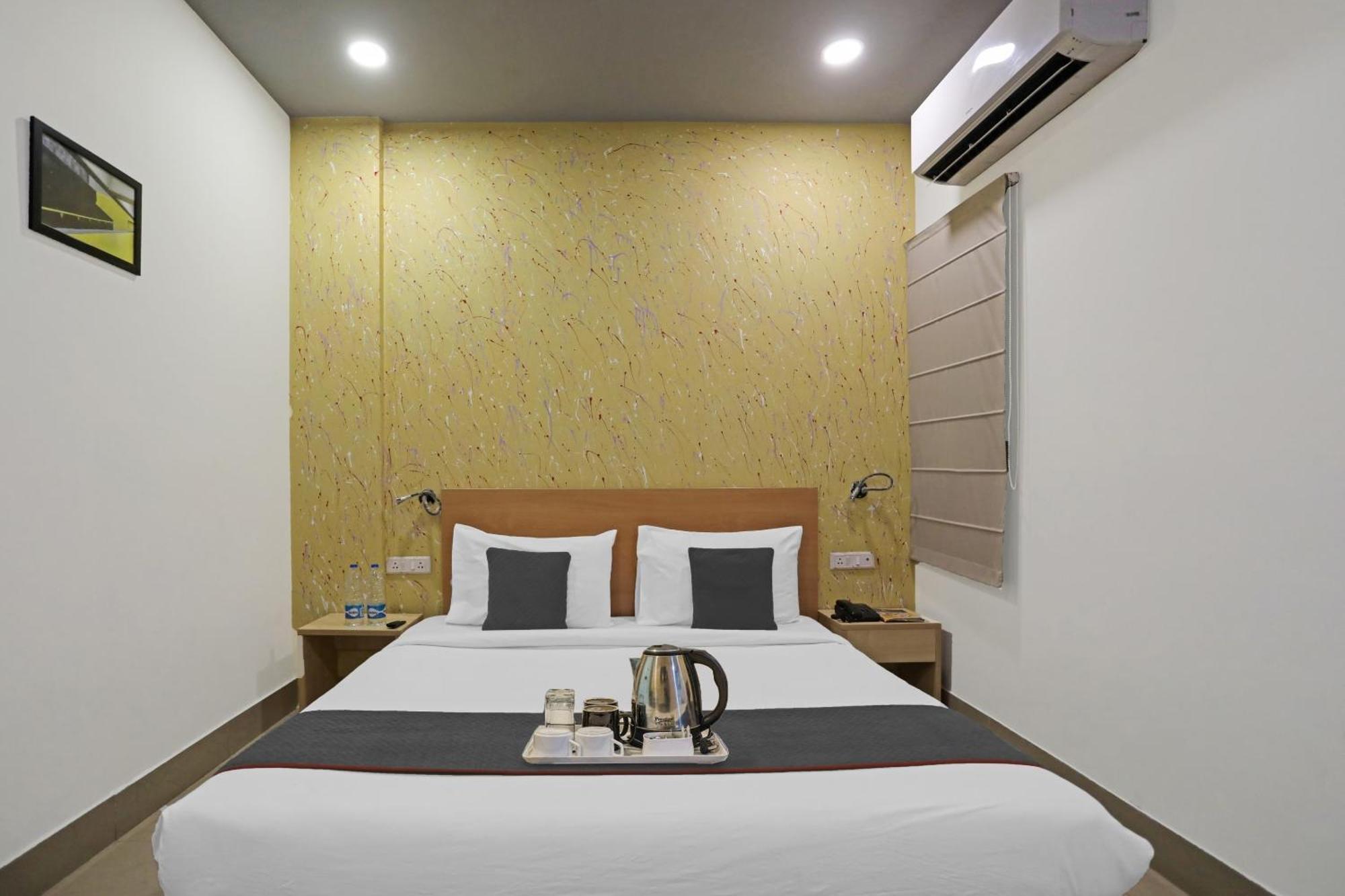 Super Townhouse Grand Pacific Ocean New Delhi