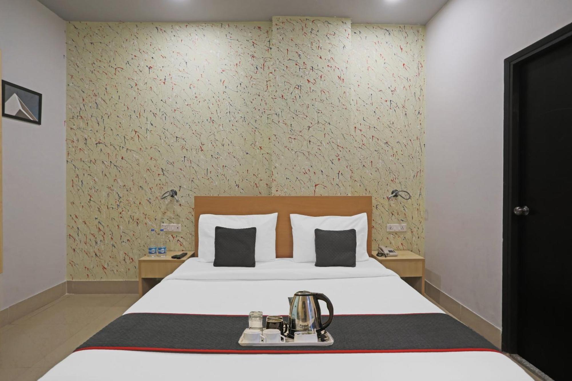 Super Townhouse Grand Pacific Ocean New Delhi