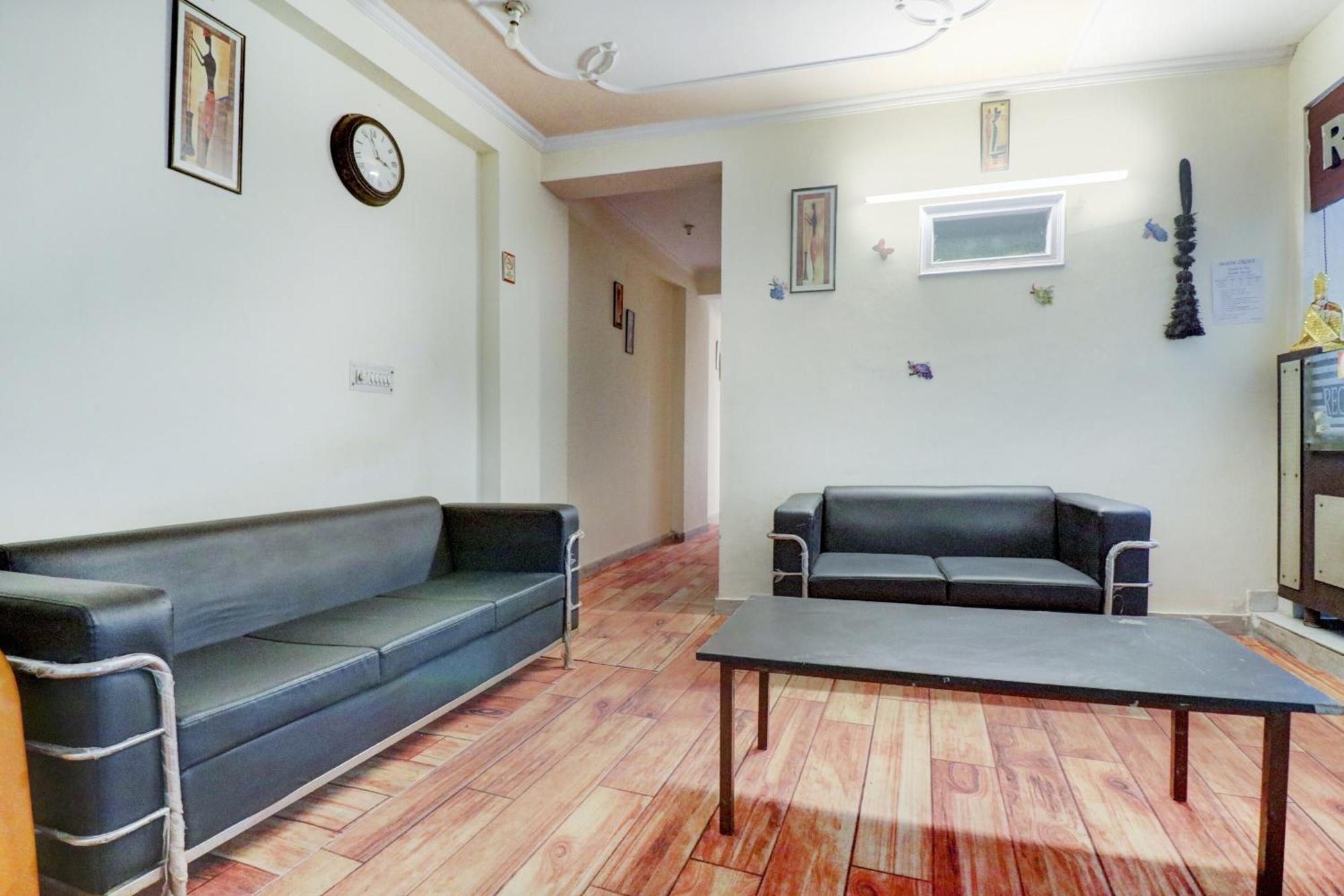 Hotel O Ratiram Kalkaji Devi