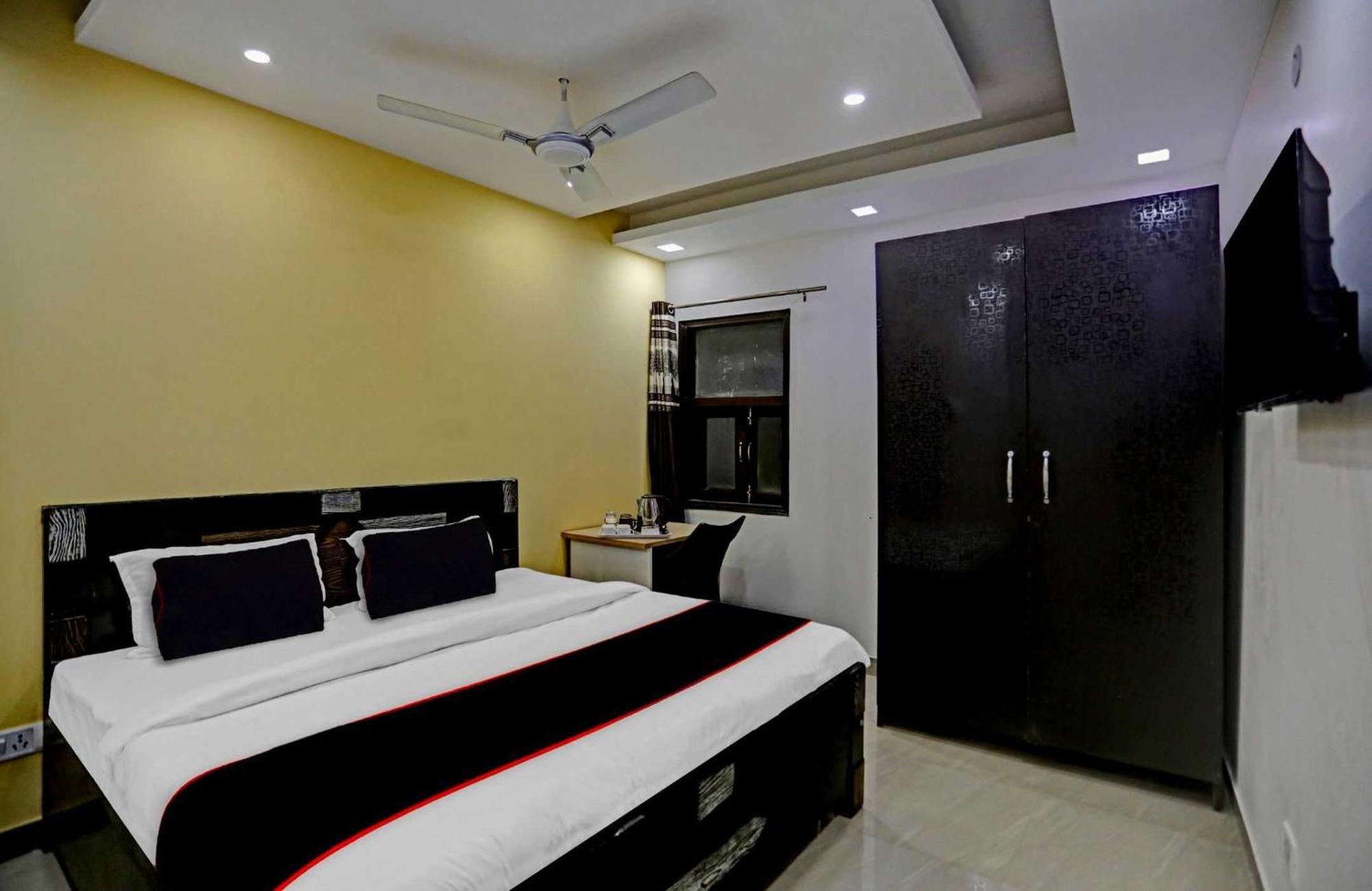 Collection O Nirvana Residency Near Lotus Temple