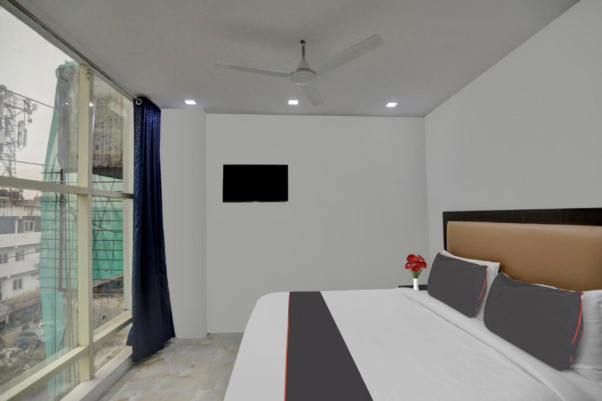 Hotel Super Townhouse The Arrow Near Lotus Temple 4*