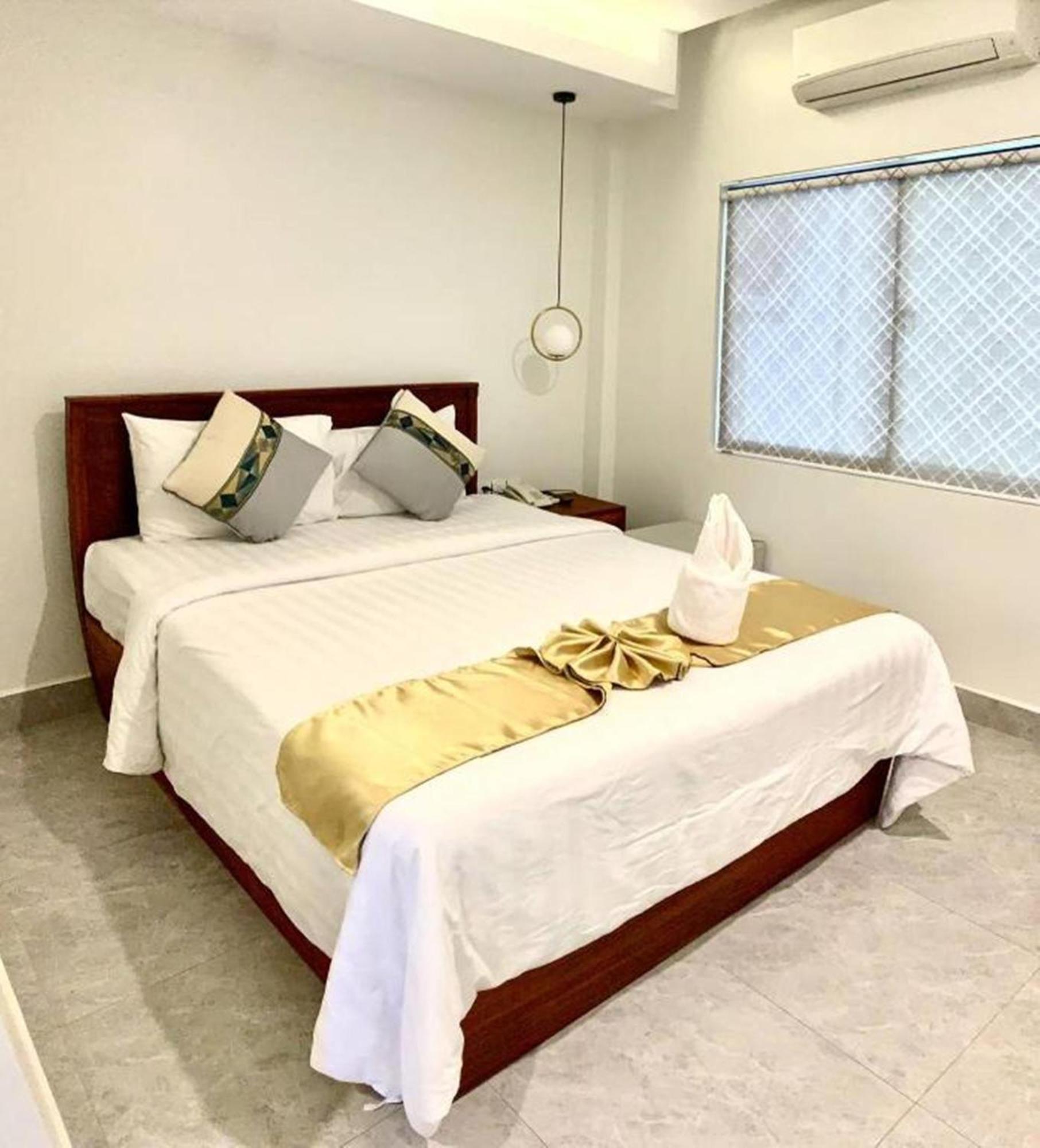 Aerocity Golden Hotel 3*