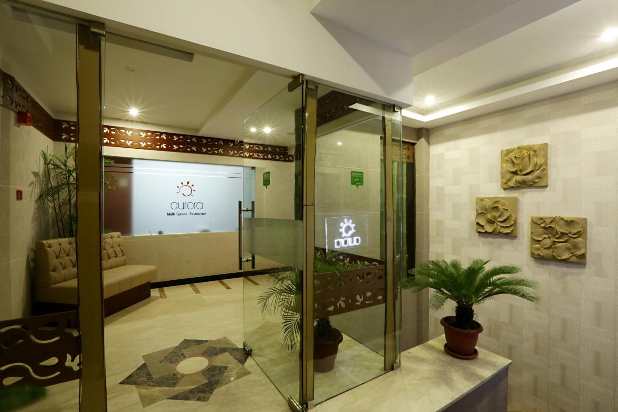Cardinal Oxmo Delhi Airort 4* Nova Deli