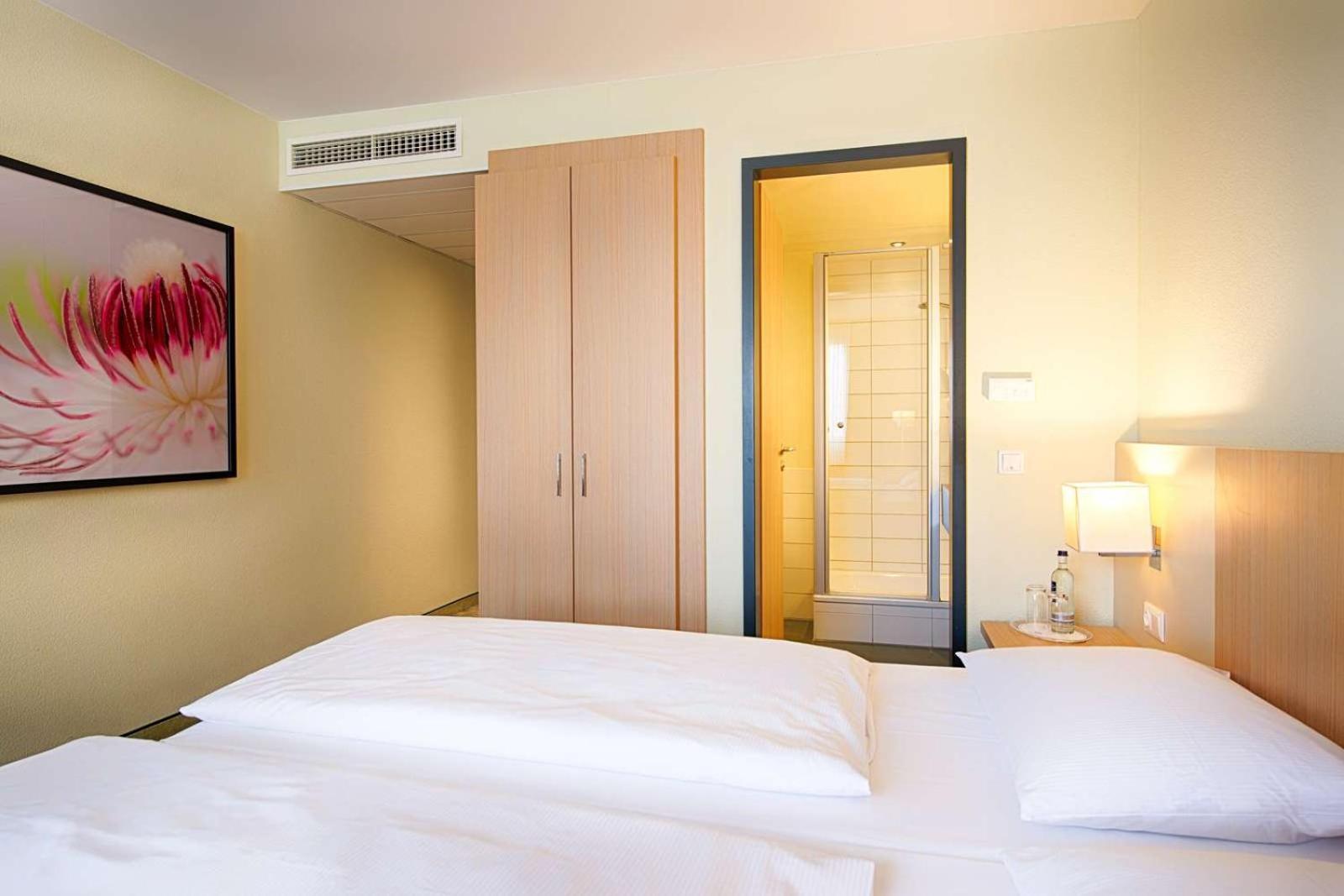 Hotel The Atlantis Near Delhi Airport 4*
