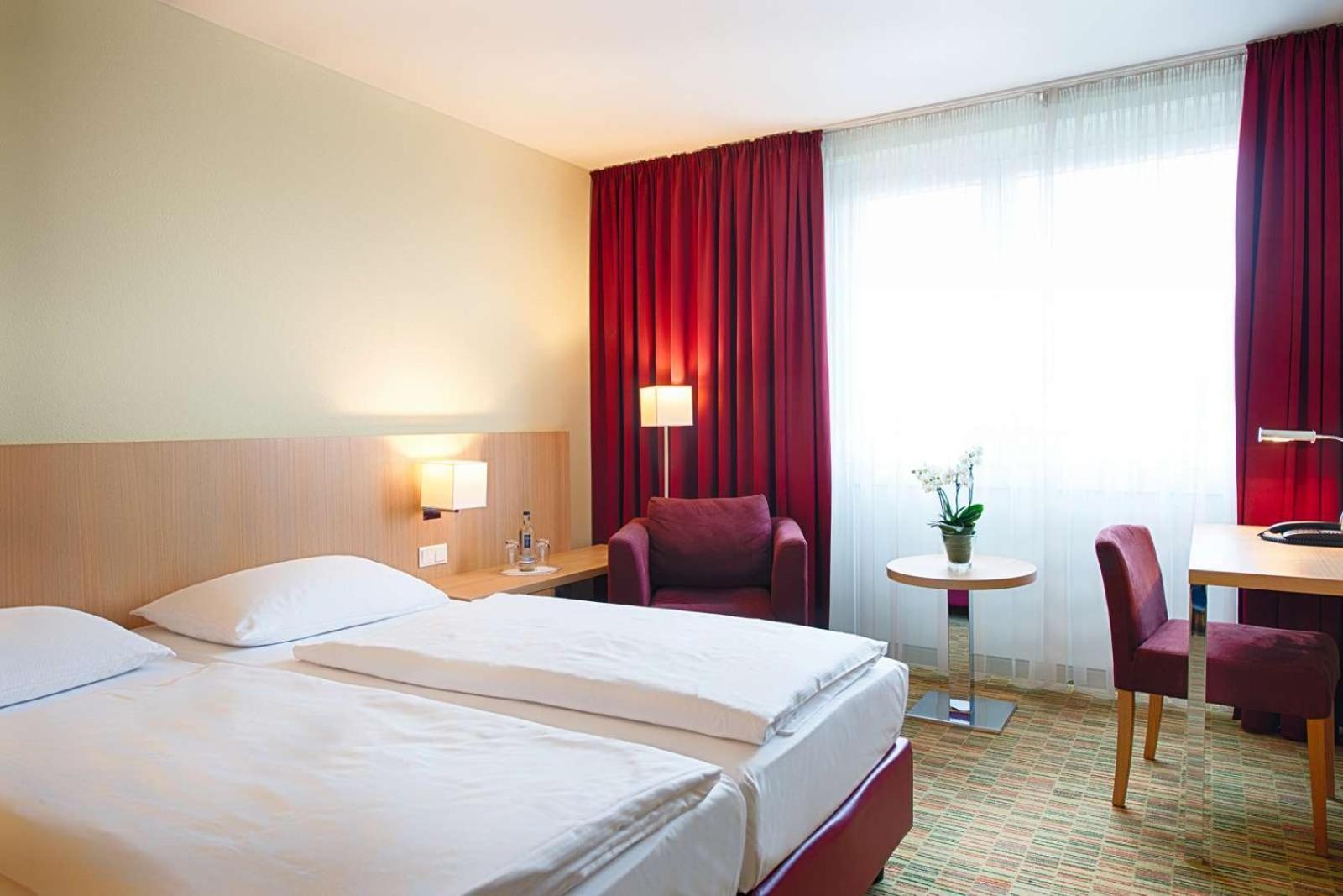 The Atlantis Near Delhi Airport Hotel 4*