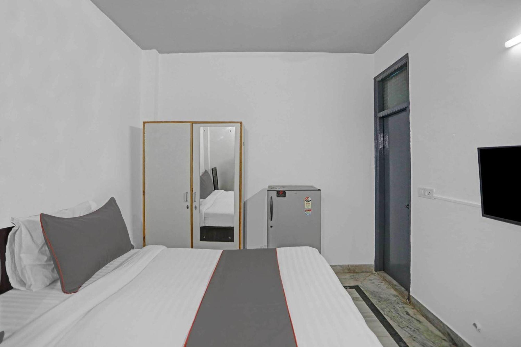 O The Premium New Delhi