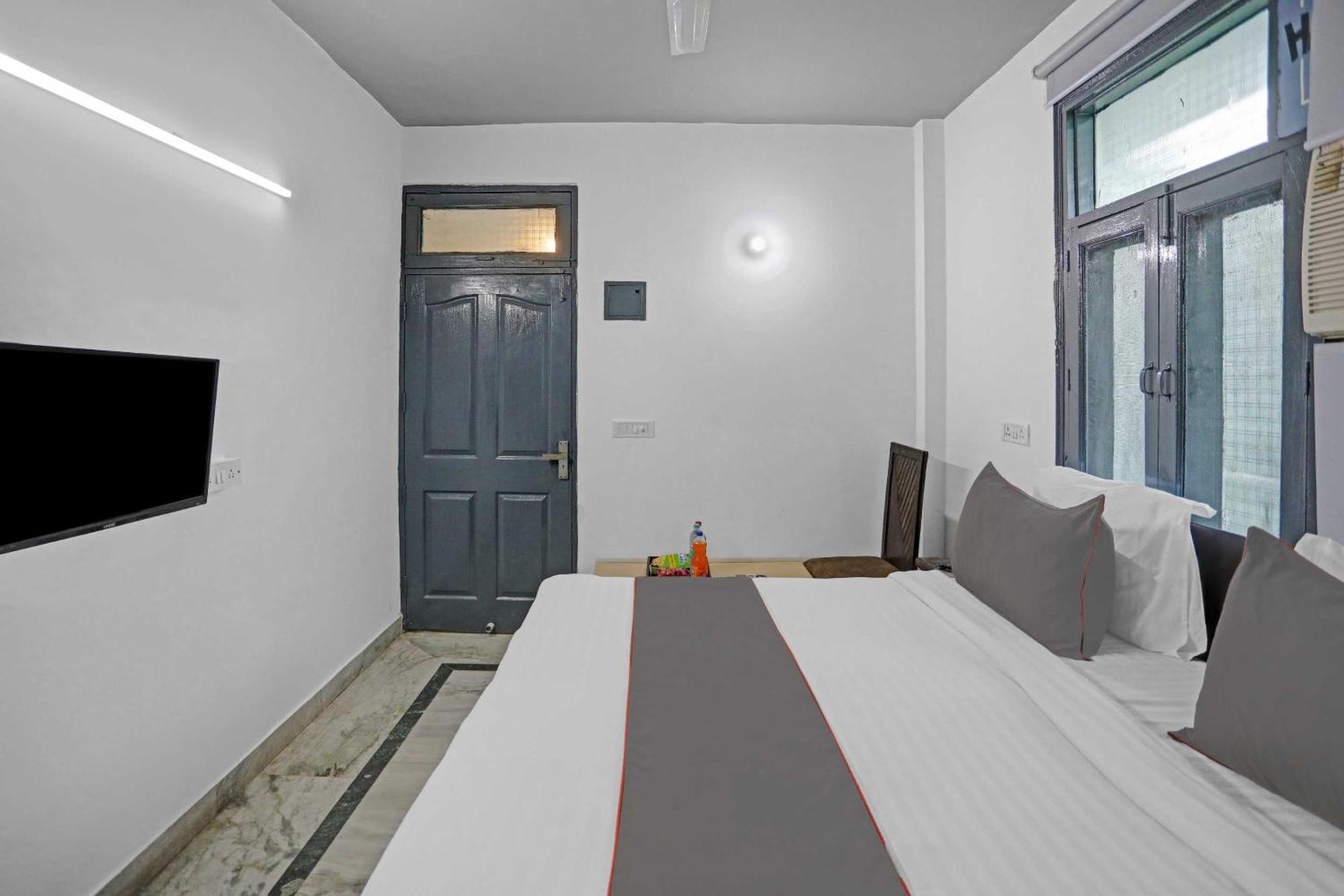 O The Premium New Delhi