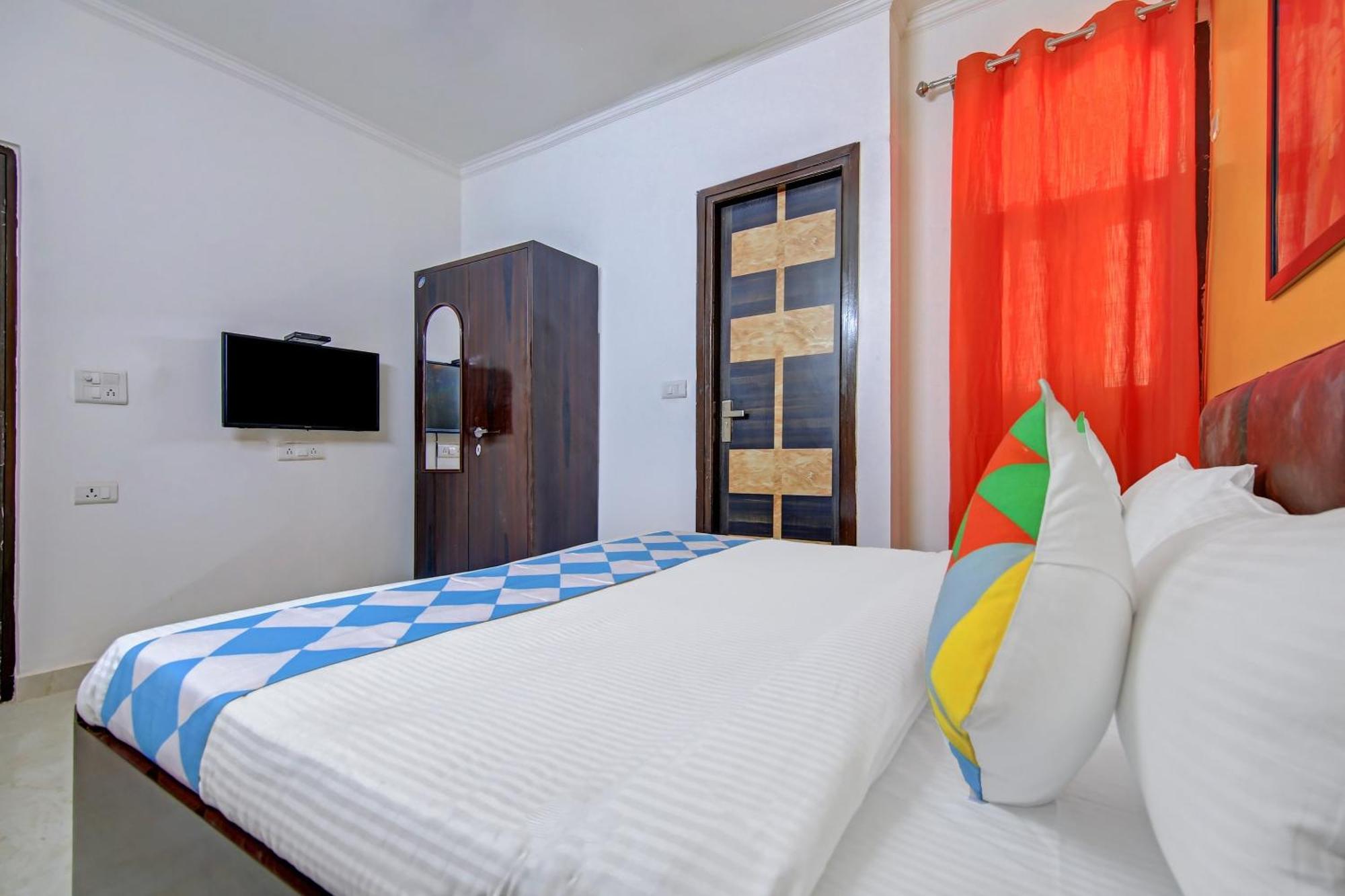 Town House Saket Residency Nova Deli