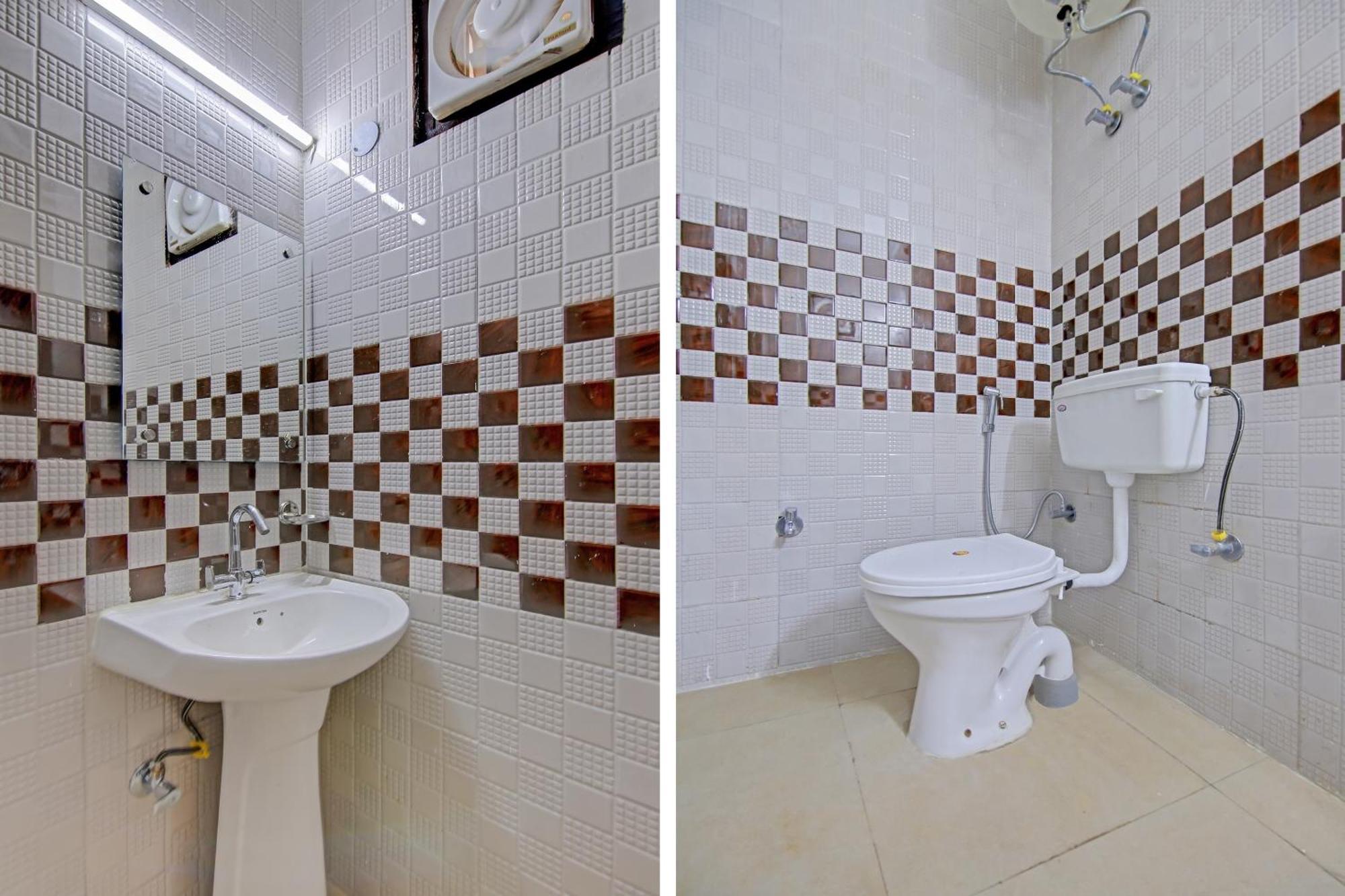 Hotel Town House Saket Residency