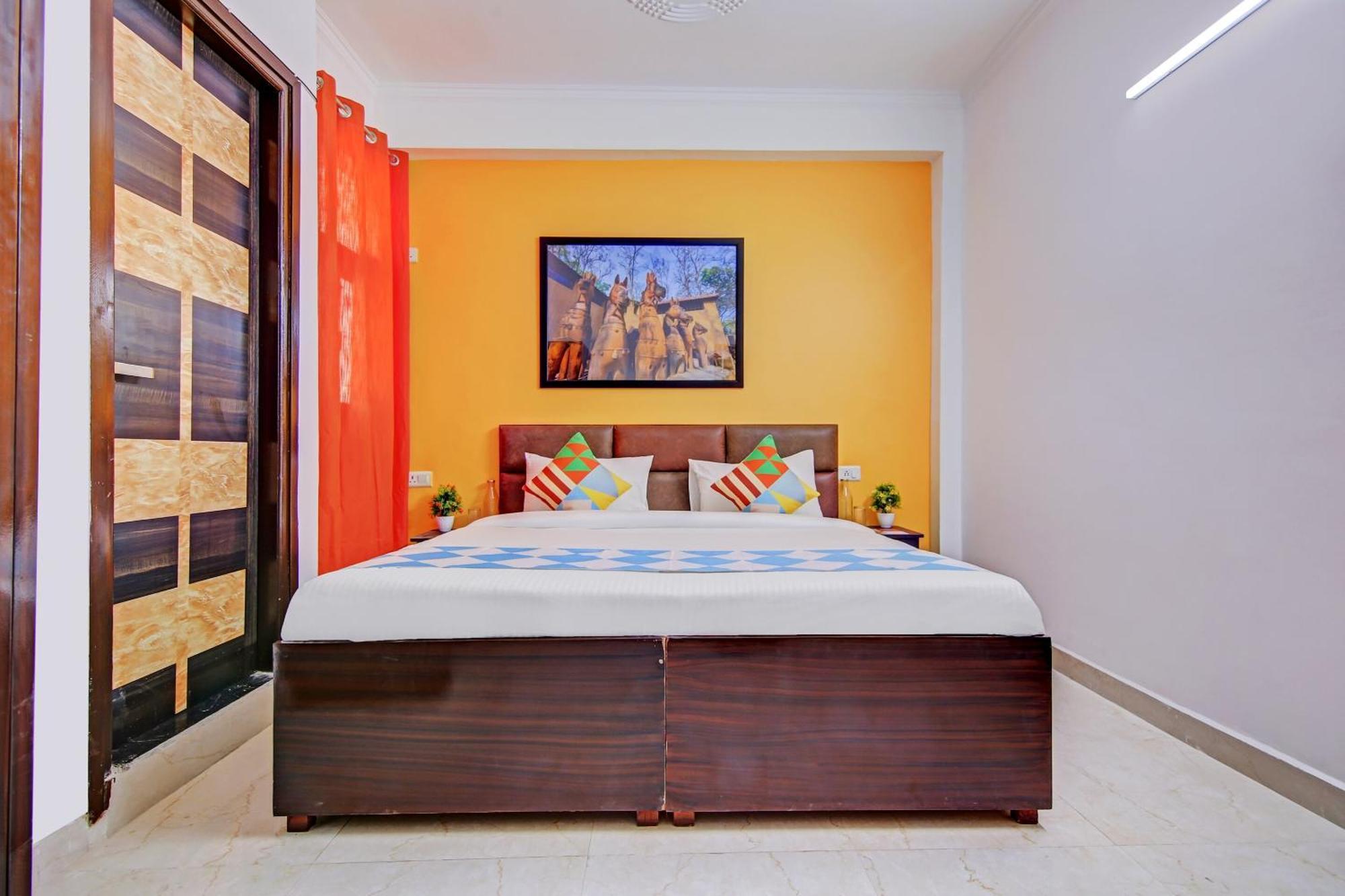 Hotel Town House Saket Residency 4*