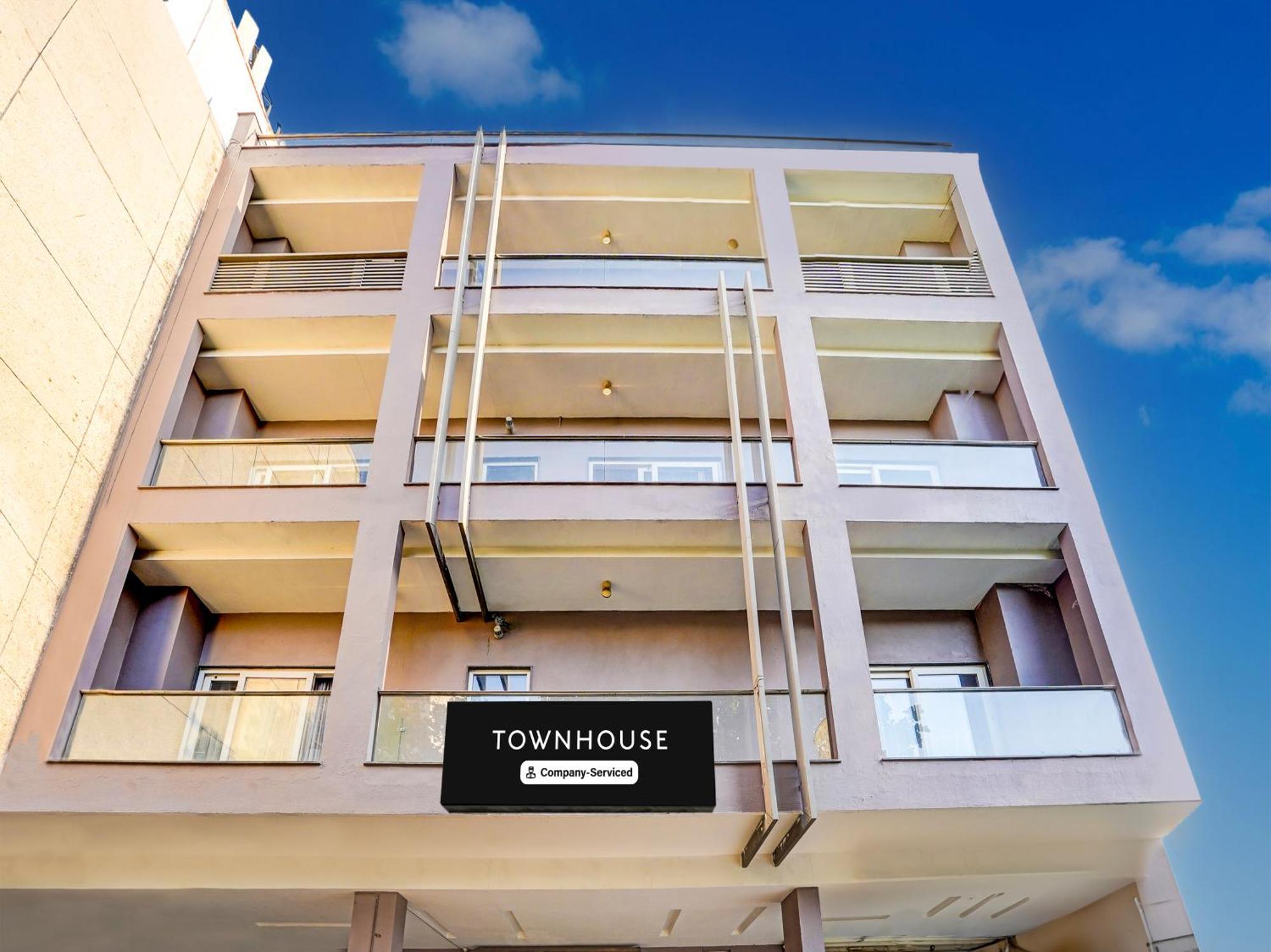 Super Townhouse Pitampura West Enclave Delhi (National Capital Territory of India)
