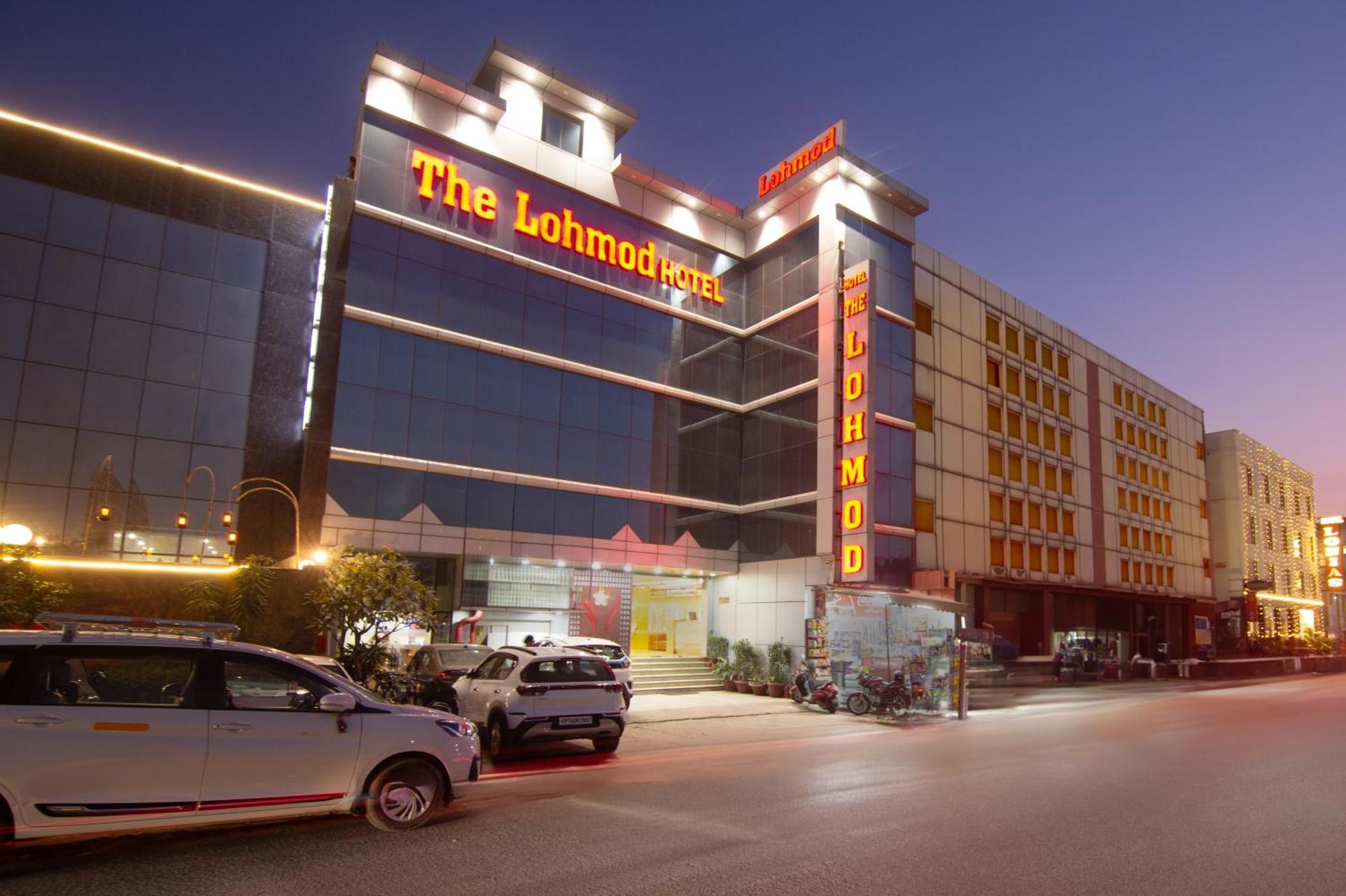 Hotel Lohmod At National Highway 8 - Free Airport Transffer