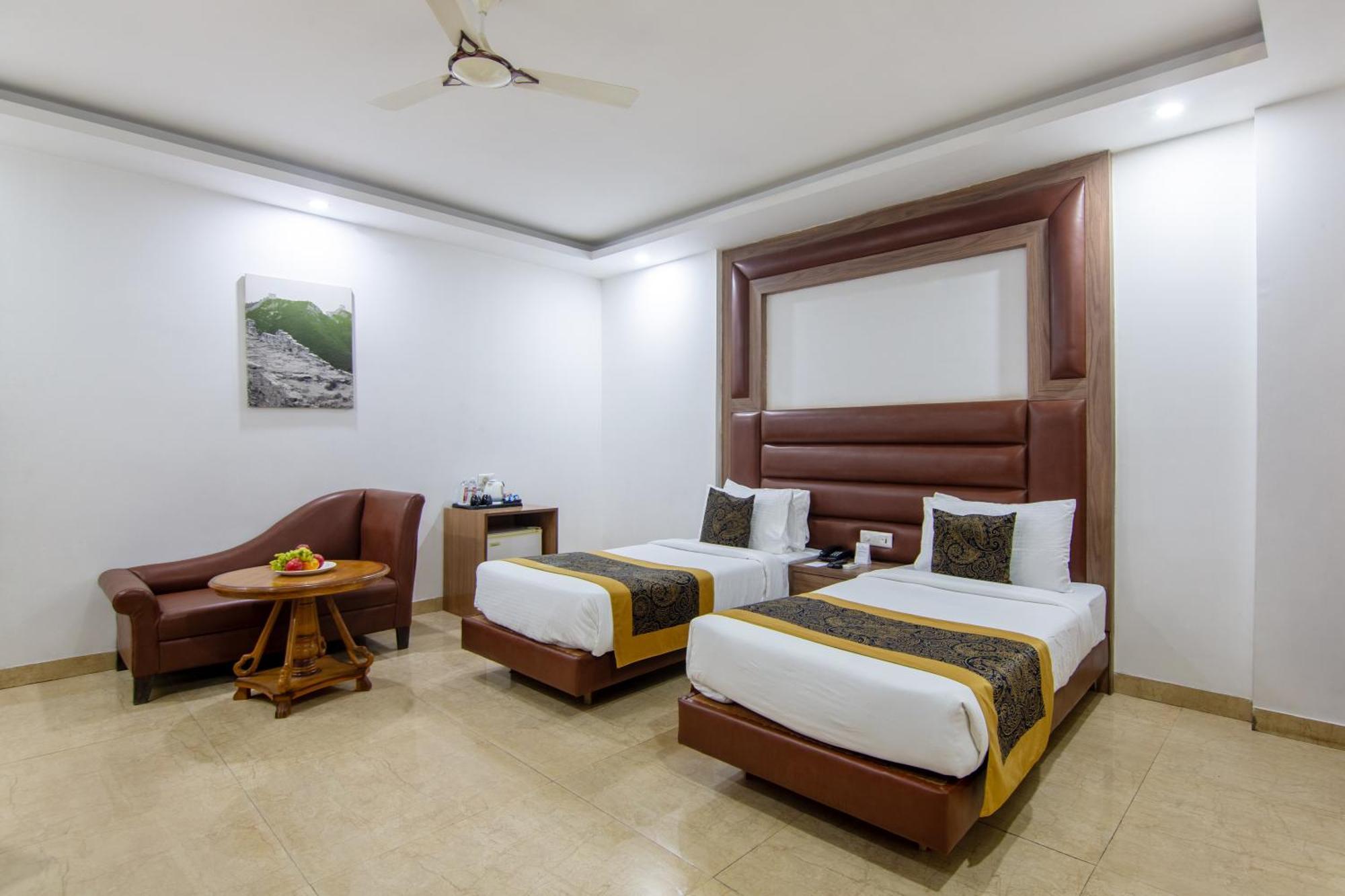 Hotel Lohmod At National Highway 8 - Free Airport Transffer Nova Deli
