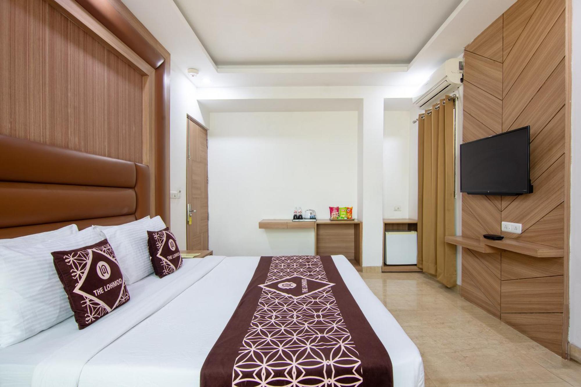 Lohmod At National Highway 8 - Free Airport Transffer Hotel