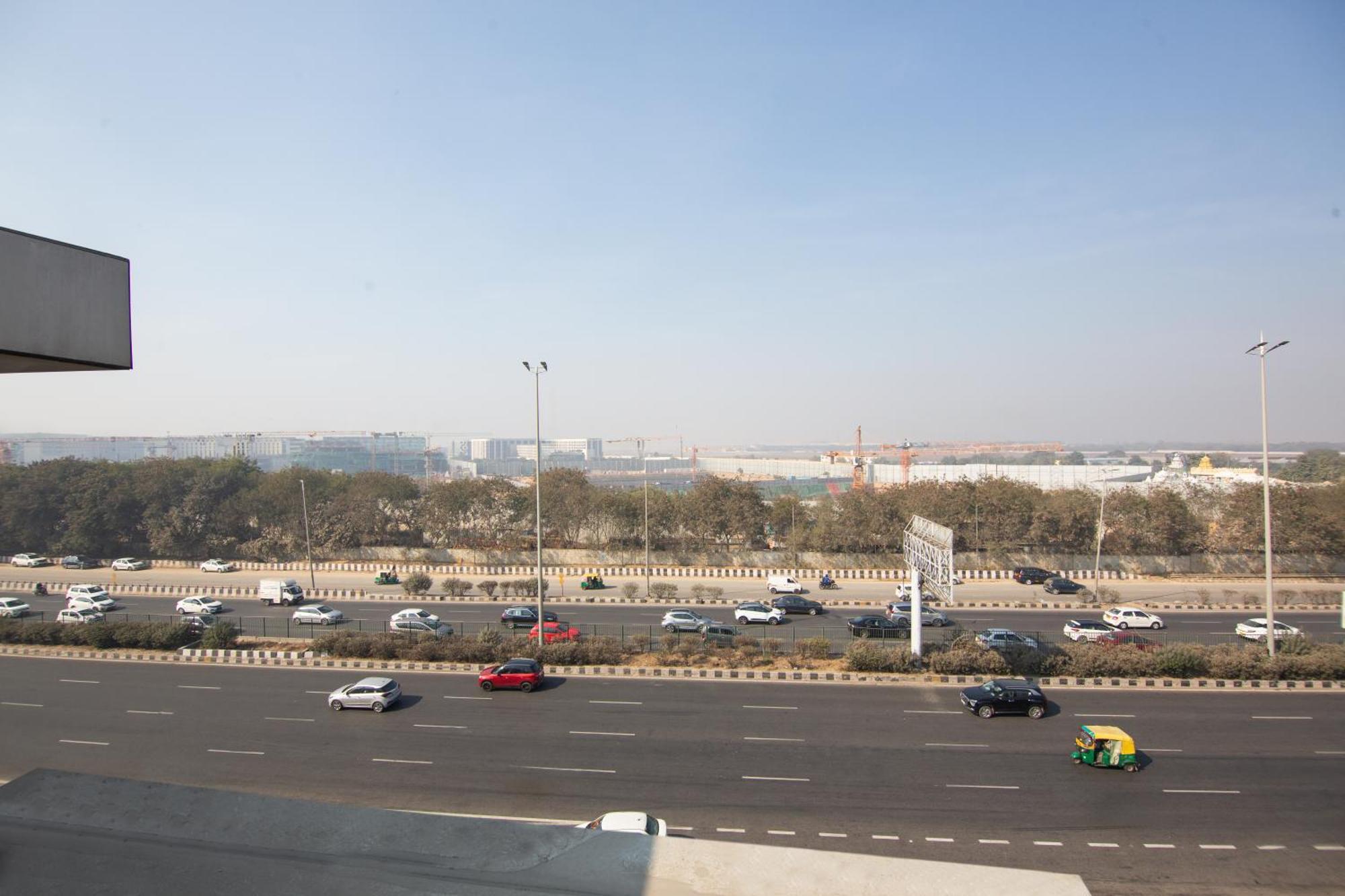 Hotel Lohmod At National Highway 8 - Free Airport Transffer 3*