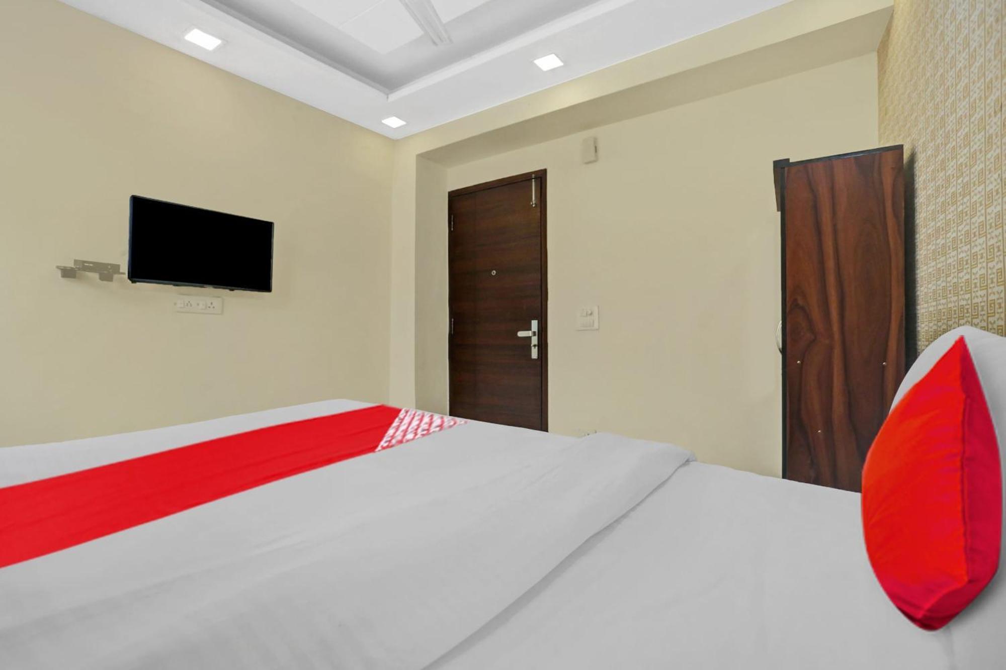 O Welcome Near Dlf Avenue Saket