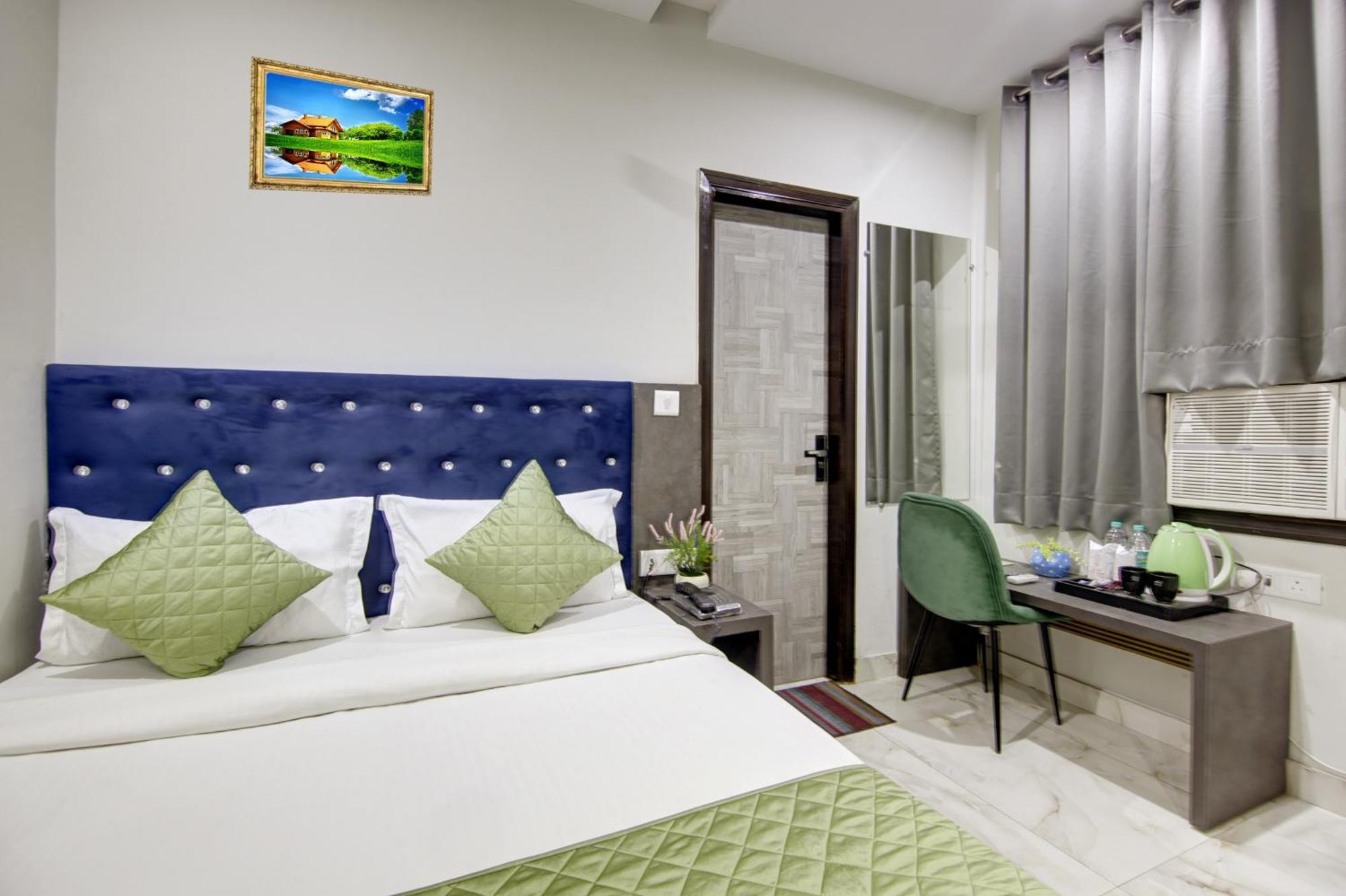 S B Near Railway Station Paharganj Hostel New Delhi