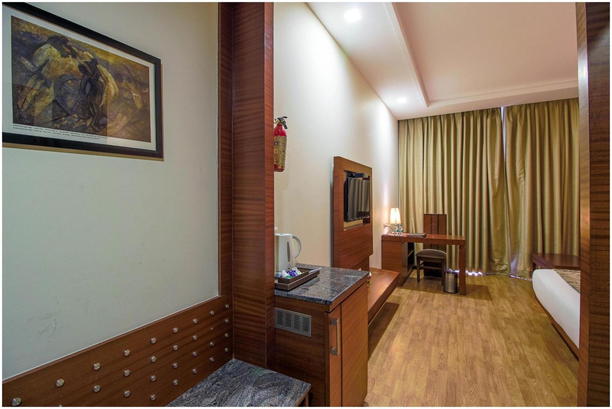 The Nikunj Hotel