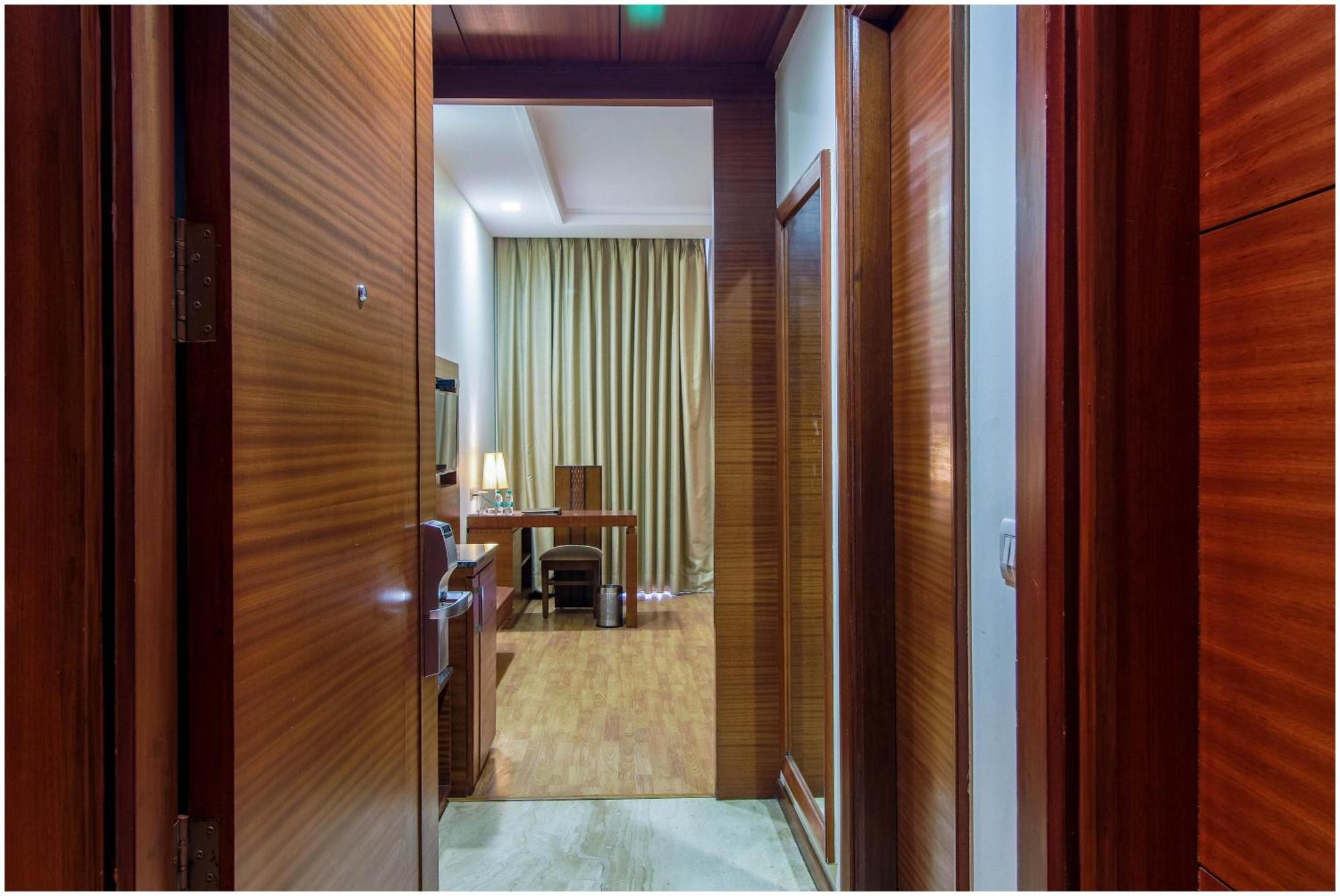The Nikunj 4* New Delhi