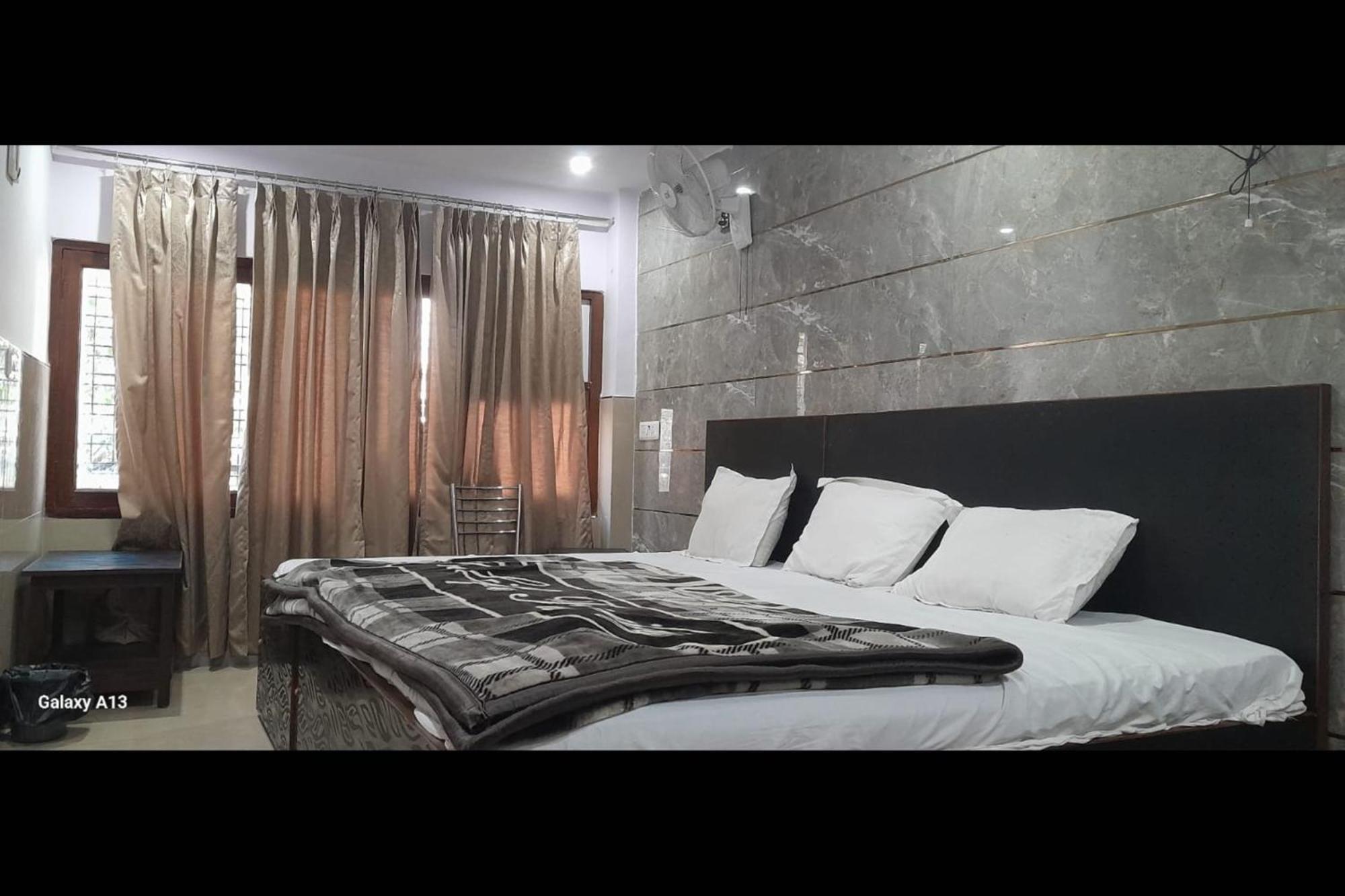 O Ajeet Homestay Hotel New Delhi