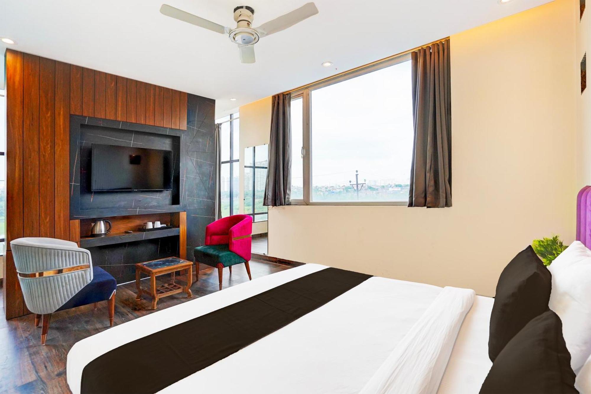 Tela International Near Delhi Airport Hotel 4*