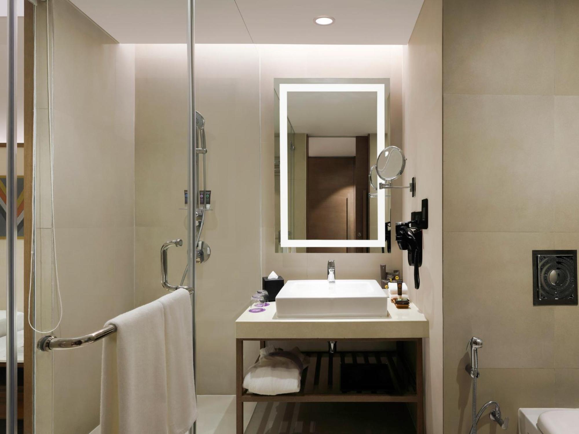Hotel Empire Suites Hotel New Delhi
