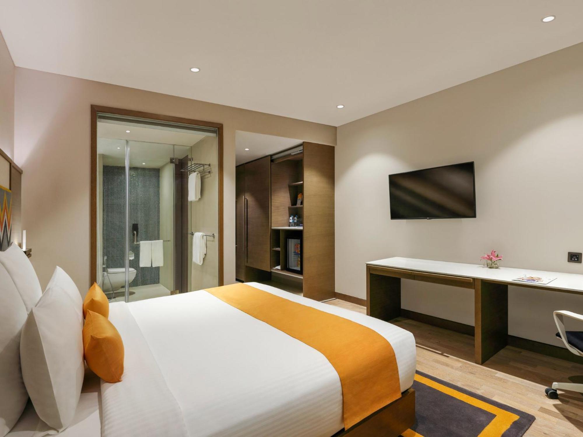 Hotel Empire Suites Hotel 4*