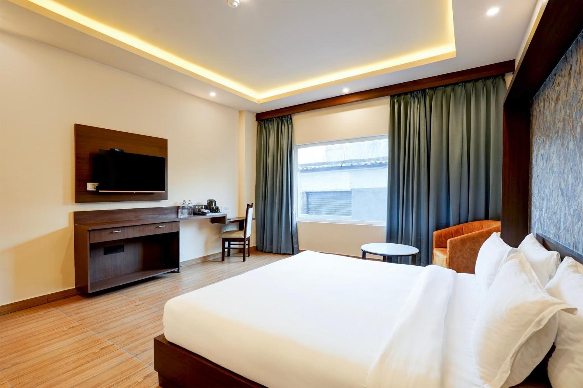 Deira Plaza Near Igi Airport Delhi Hotel 4*