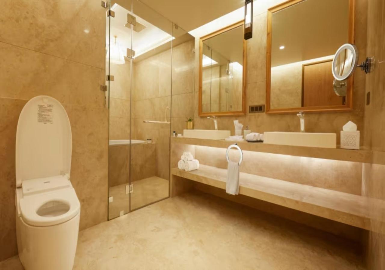 Pacefic Near Delhi Airport Hotel 4*