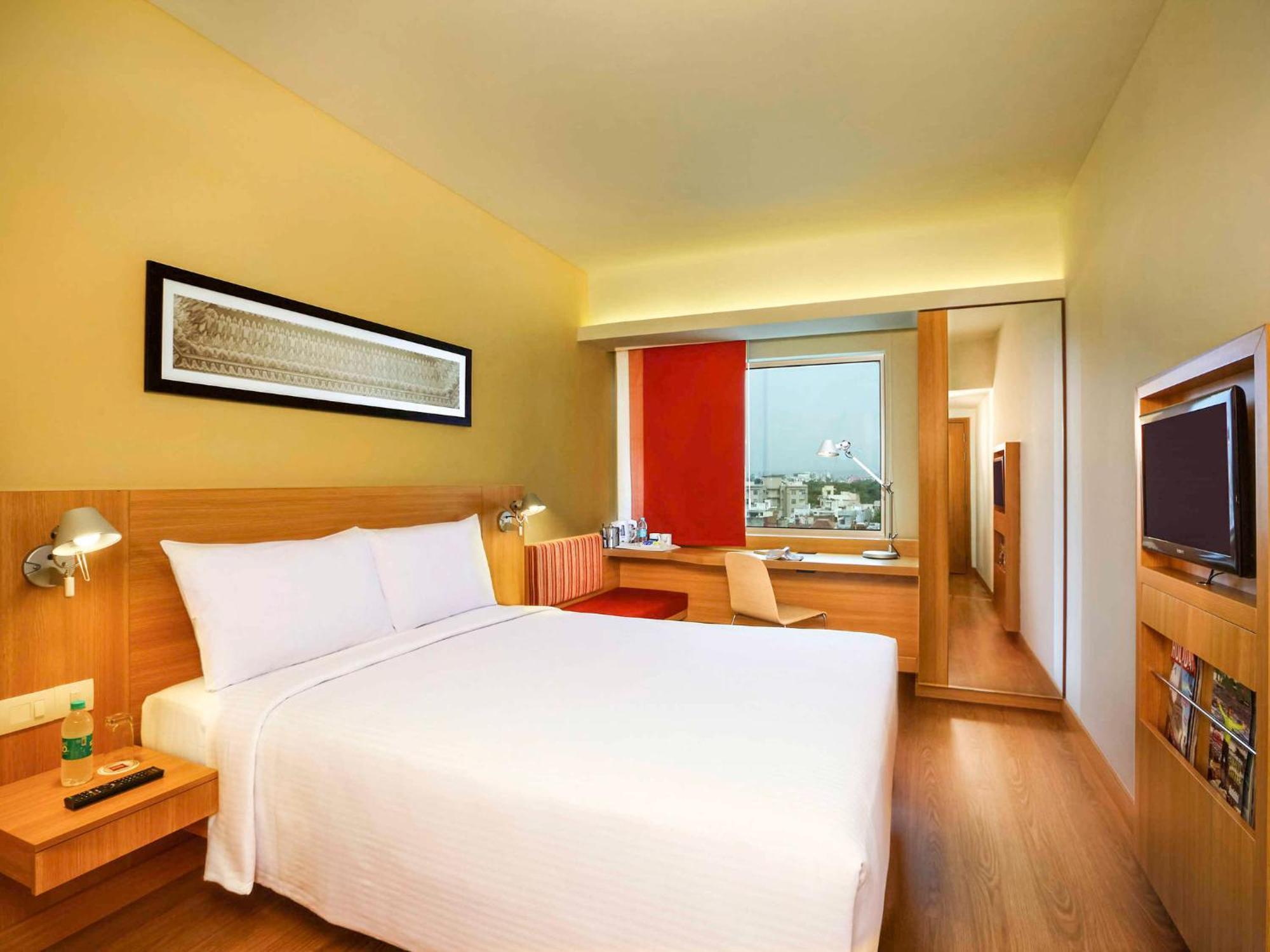 Pacefic Near Delhi Airport Hotel