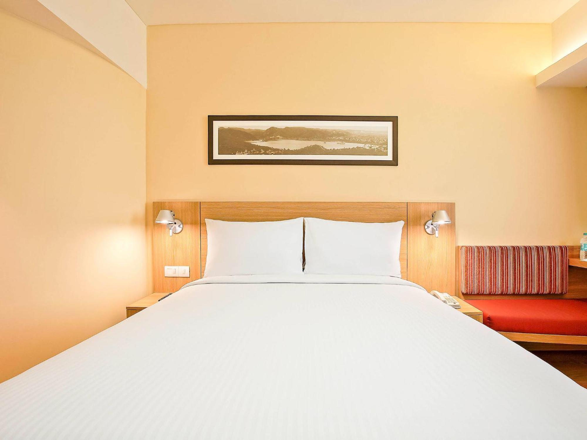 Pacefic Near Delhi Airport Hotel