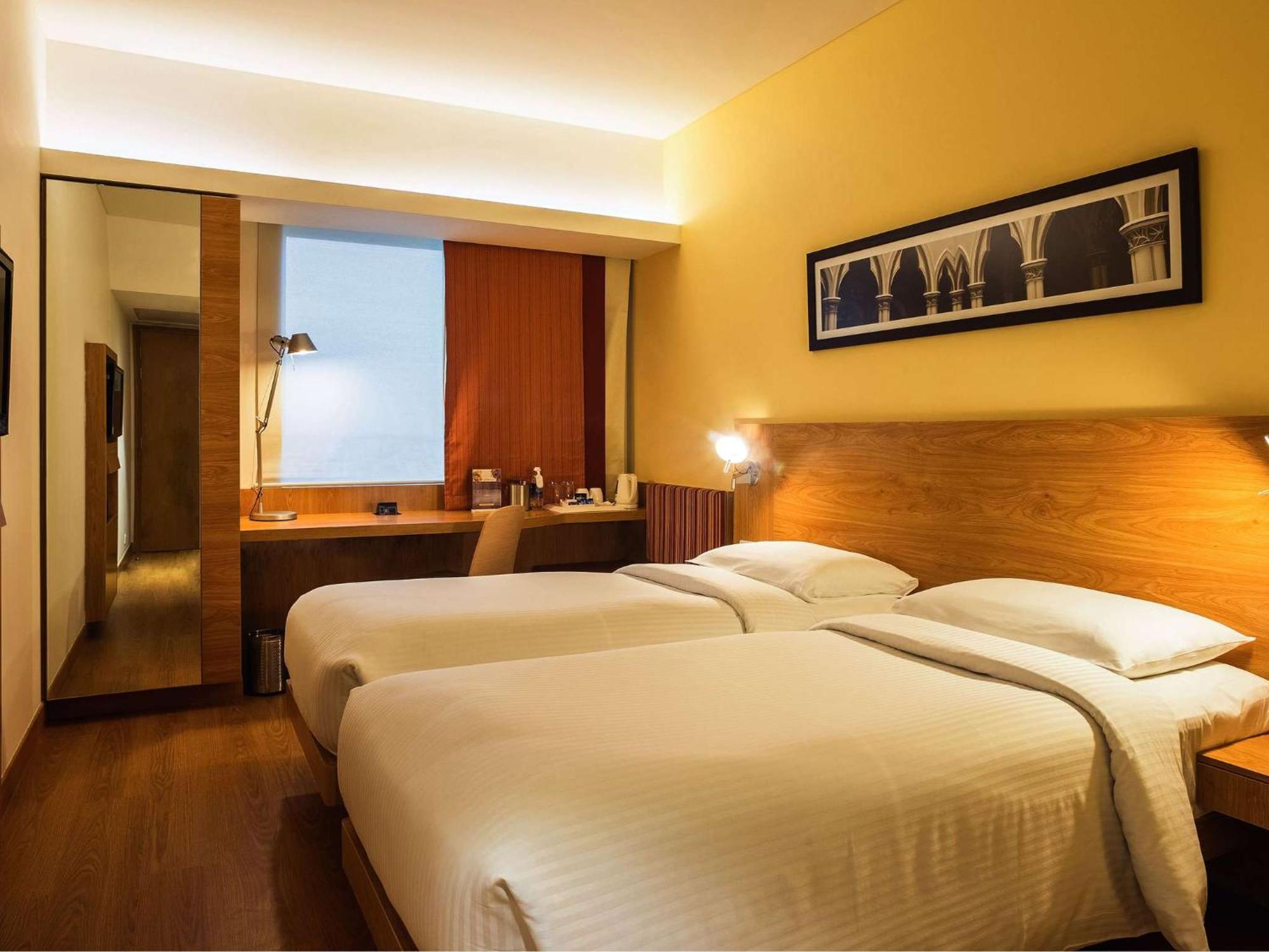 Pacefic Near Delhi Airport Hotel 4*
