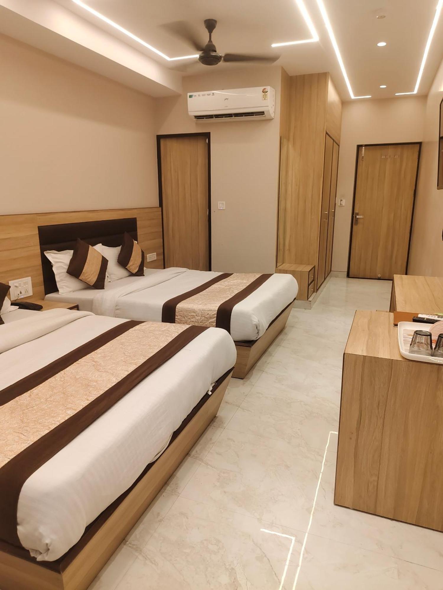 66 By A1rooms 5* New Delhi