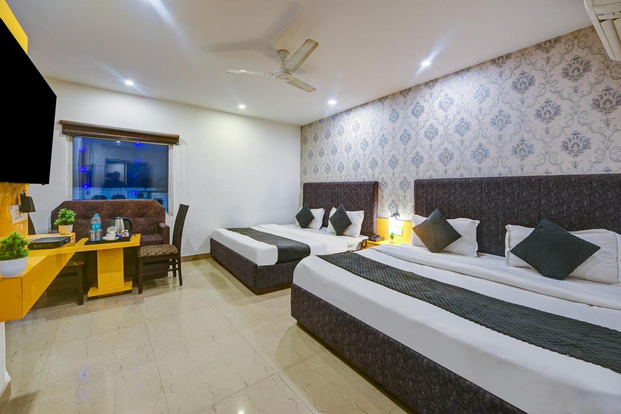 Hotel Kelvish Near Delhi Airport 4*
