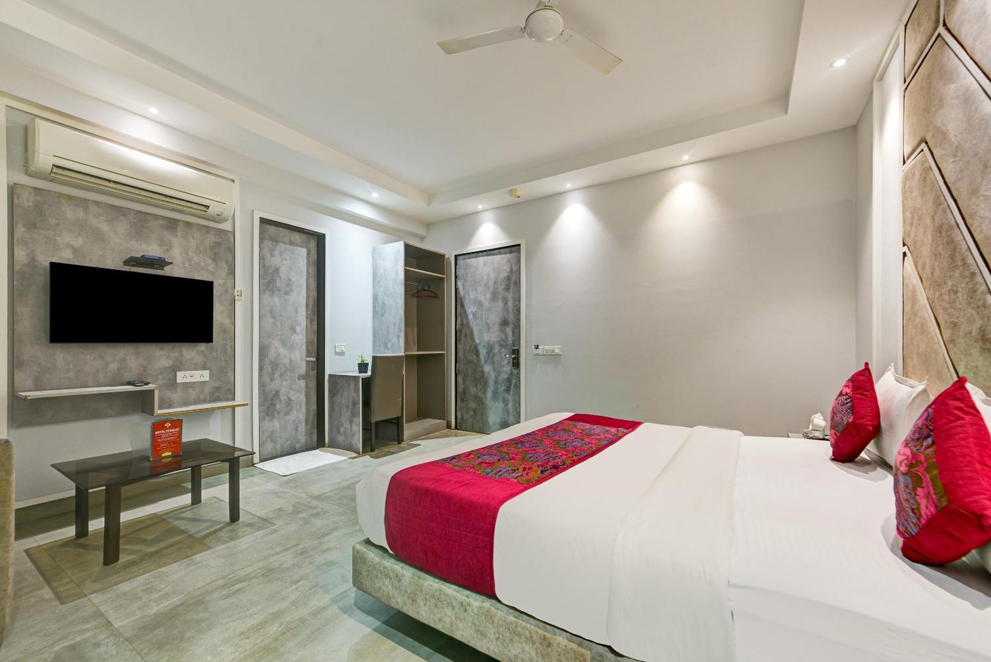 Hotel Kelvish Near Delhi Airport New Delhi