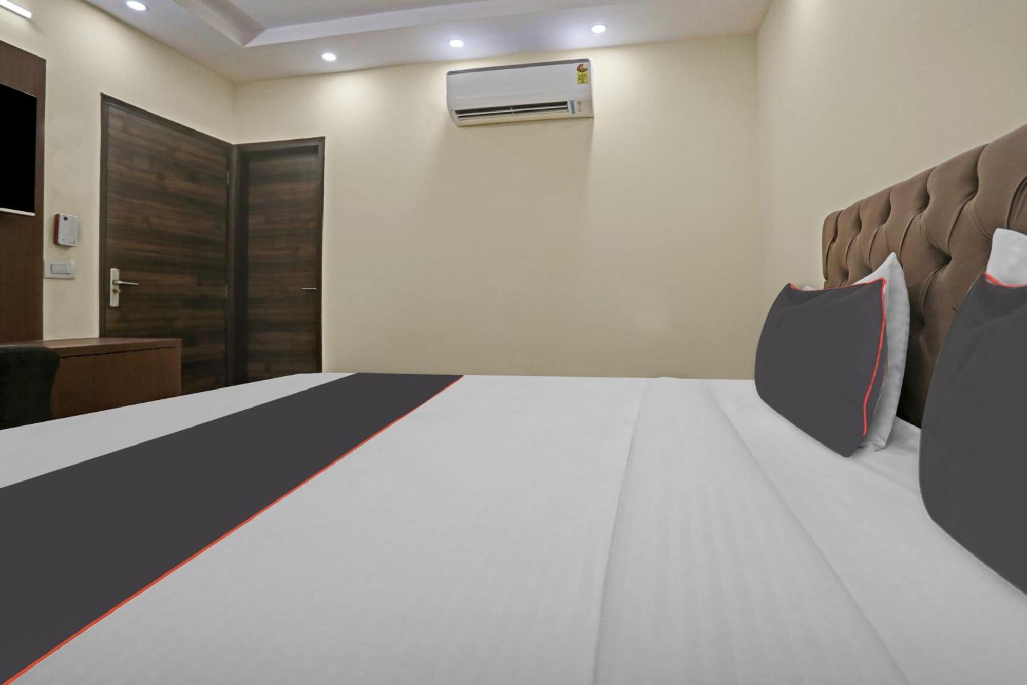 O Mannat Bhera Enclave Hotel