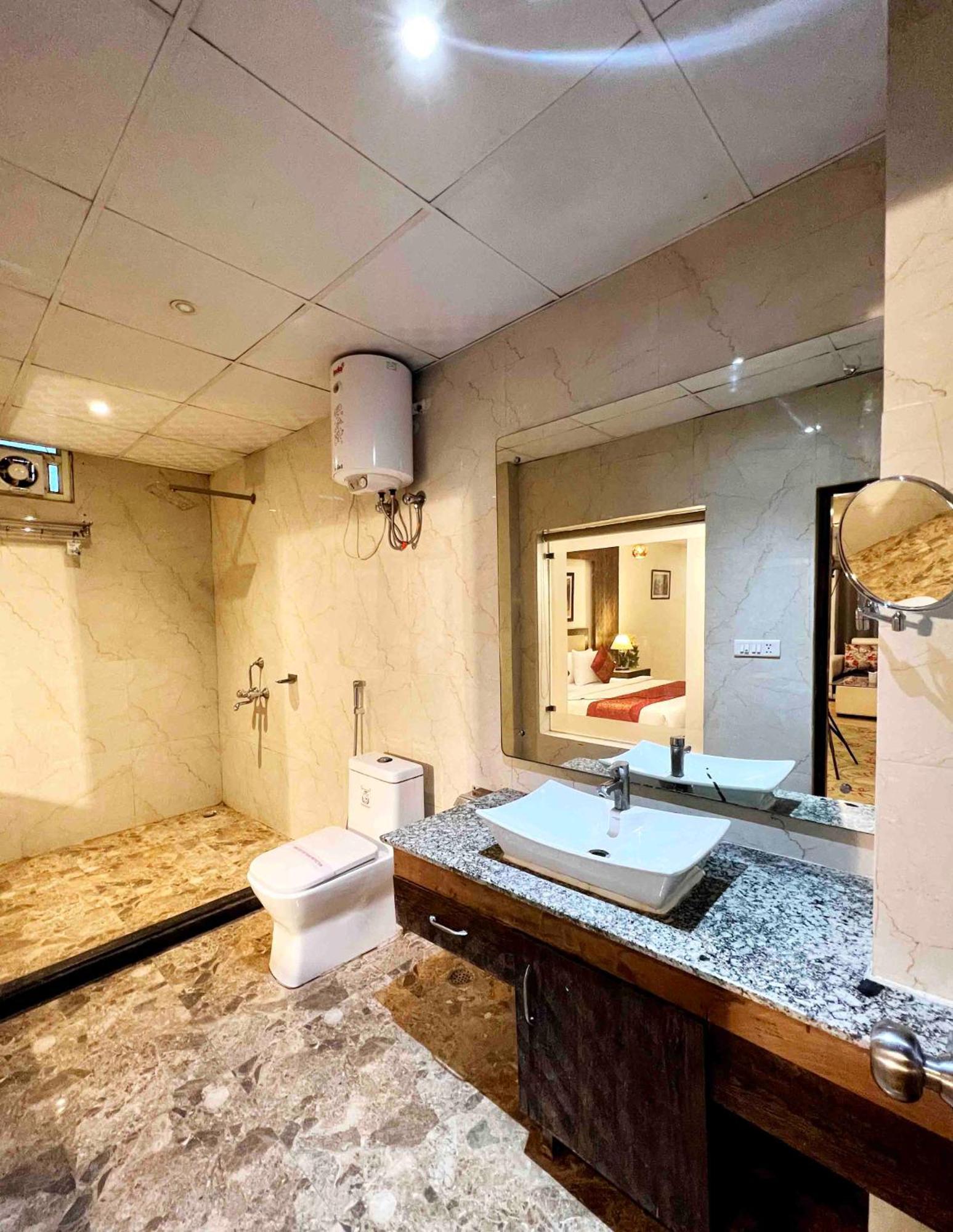 Hotel Airport The Grand Shoba New Delhi
