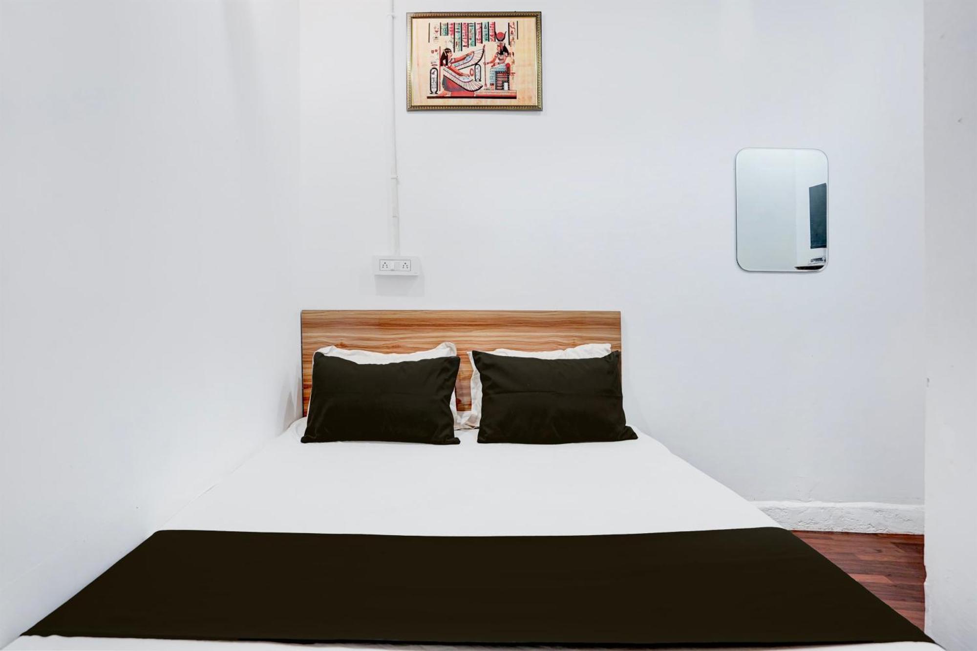 O Le Empire House 3*