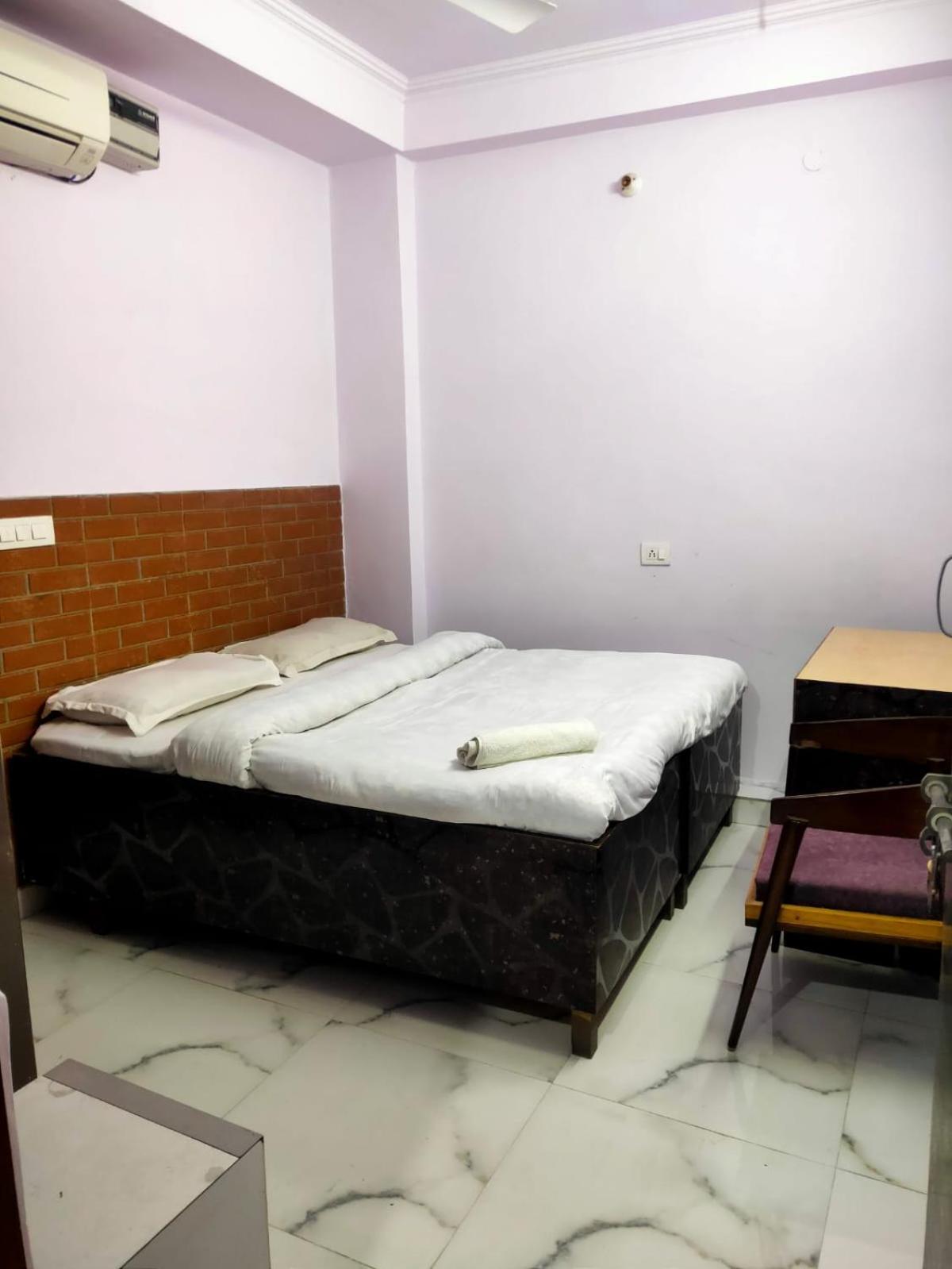 Hotel Perfect - South Campus New Delhi