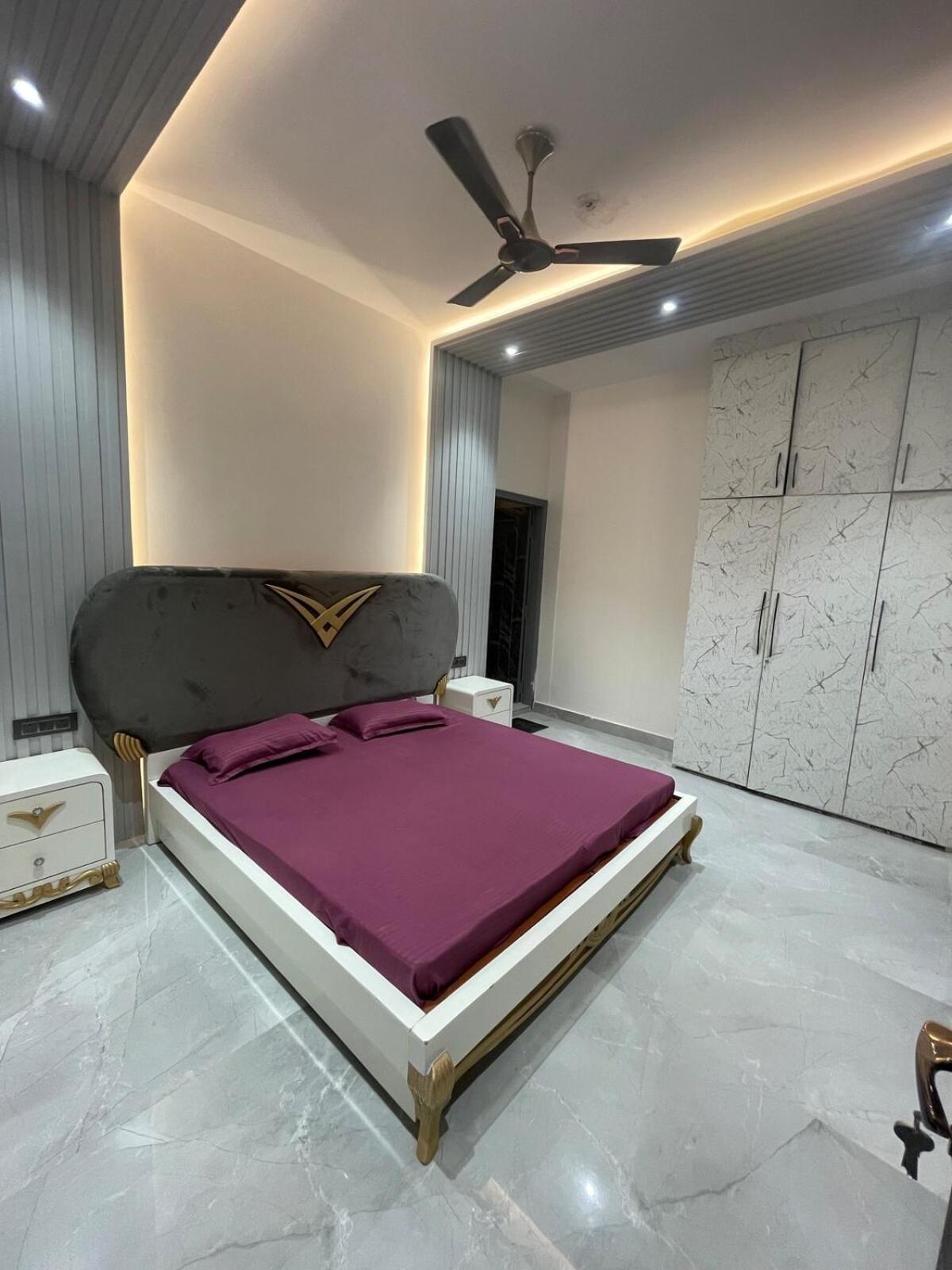 Holiday home Amazing 3bhk Near Airport With Jacuzzi & Private Pool In Punjabi Bagh
