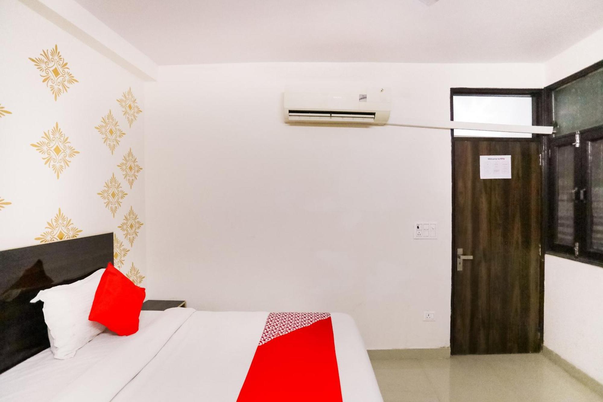 O Park Near New Ashok Nagar Metro Station Hotel