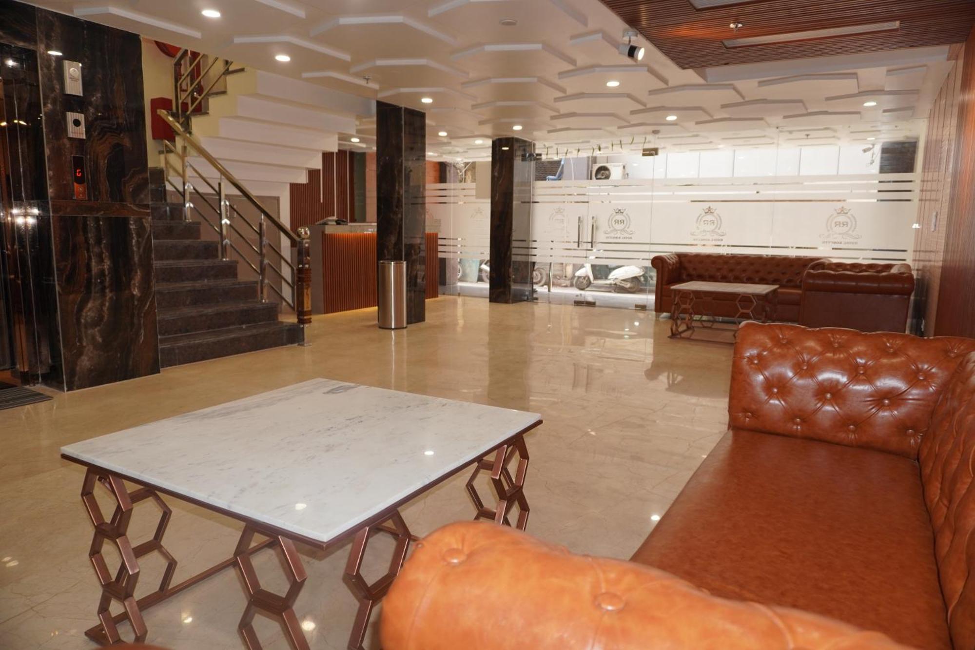 Royal Rosette With Free Wi-fi Near Railway Station 4*
